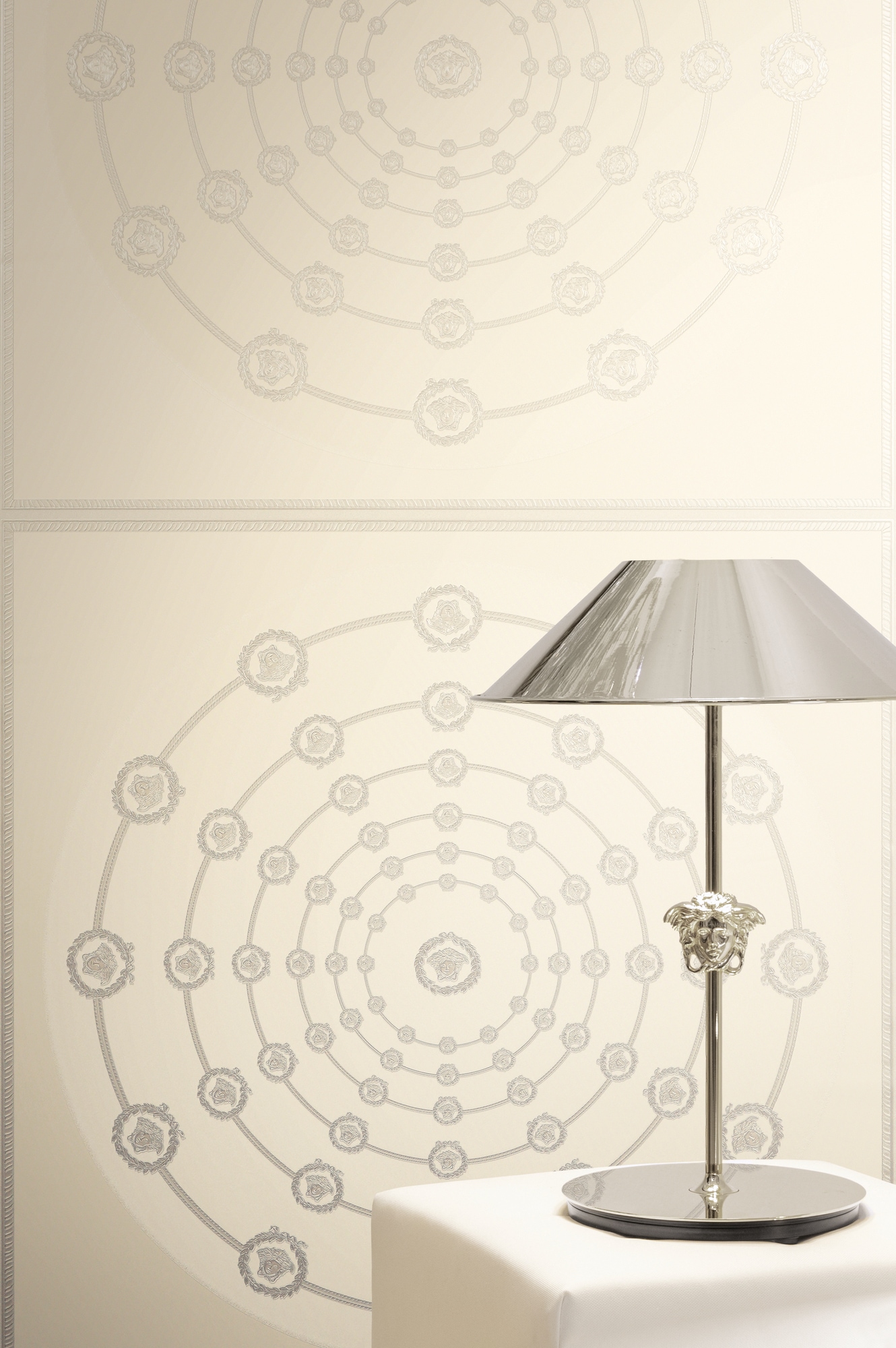 Versace Vliestapete »Versace 6 I Love Baroque –« 3D-Optik | Barock | Motiv geprägt Geometrisches Kreisdesign mit edlem Glanz & fein strukturierter Optik