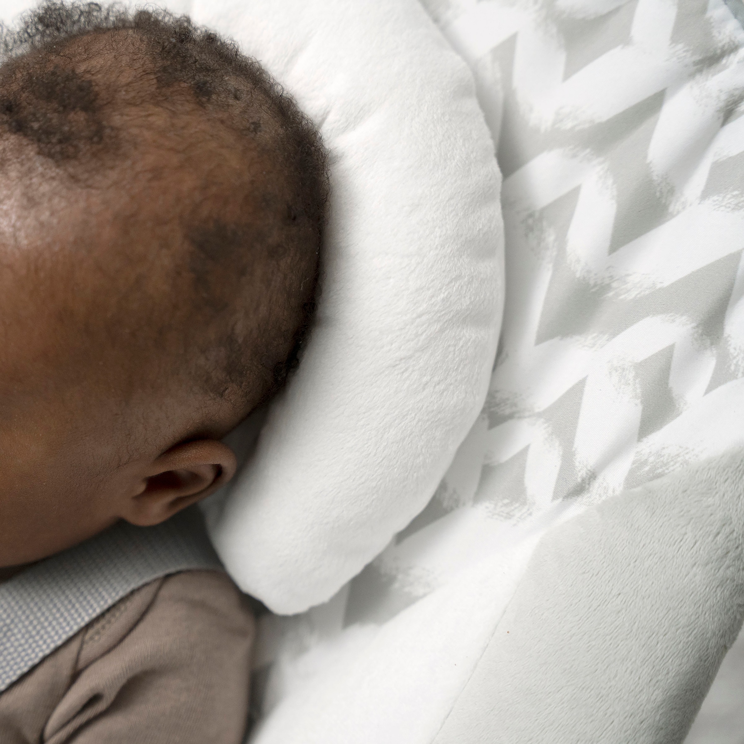 ingenuity Babywippe »SimpleComfort Compact Soothing Swing & Rocker - Raylan«, mit Sound-Effekt