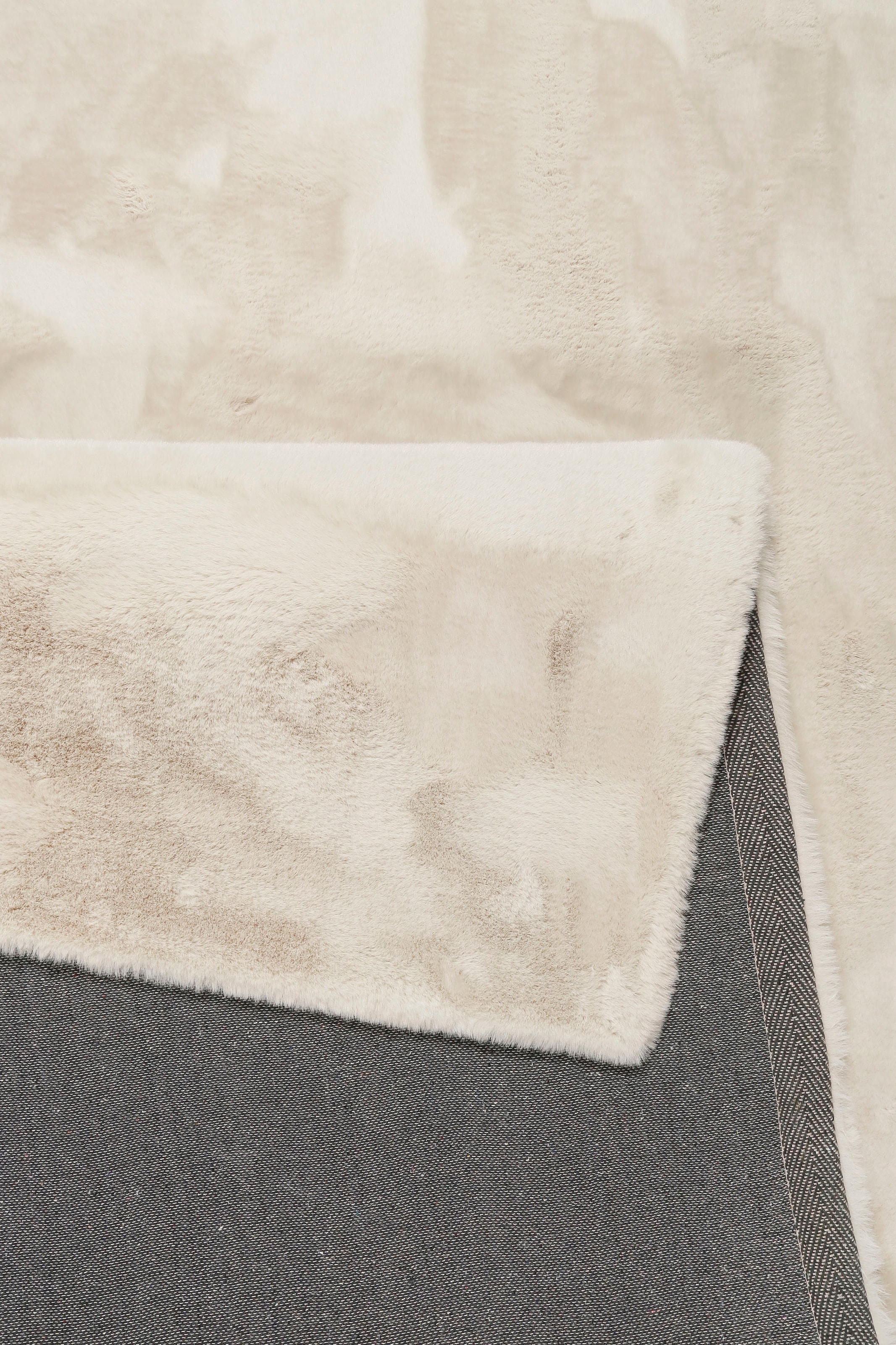 5. Bild von Esprit Hochflor-Teppich »Alice Kunstfell«, rechteckig, Kaninchenfell-Haptik, besonders weich und dicht, für alle Räume