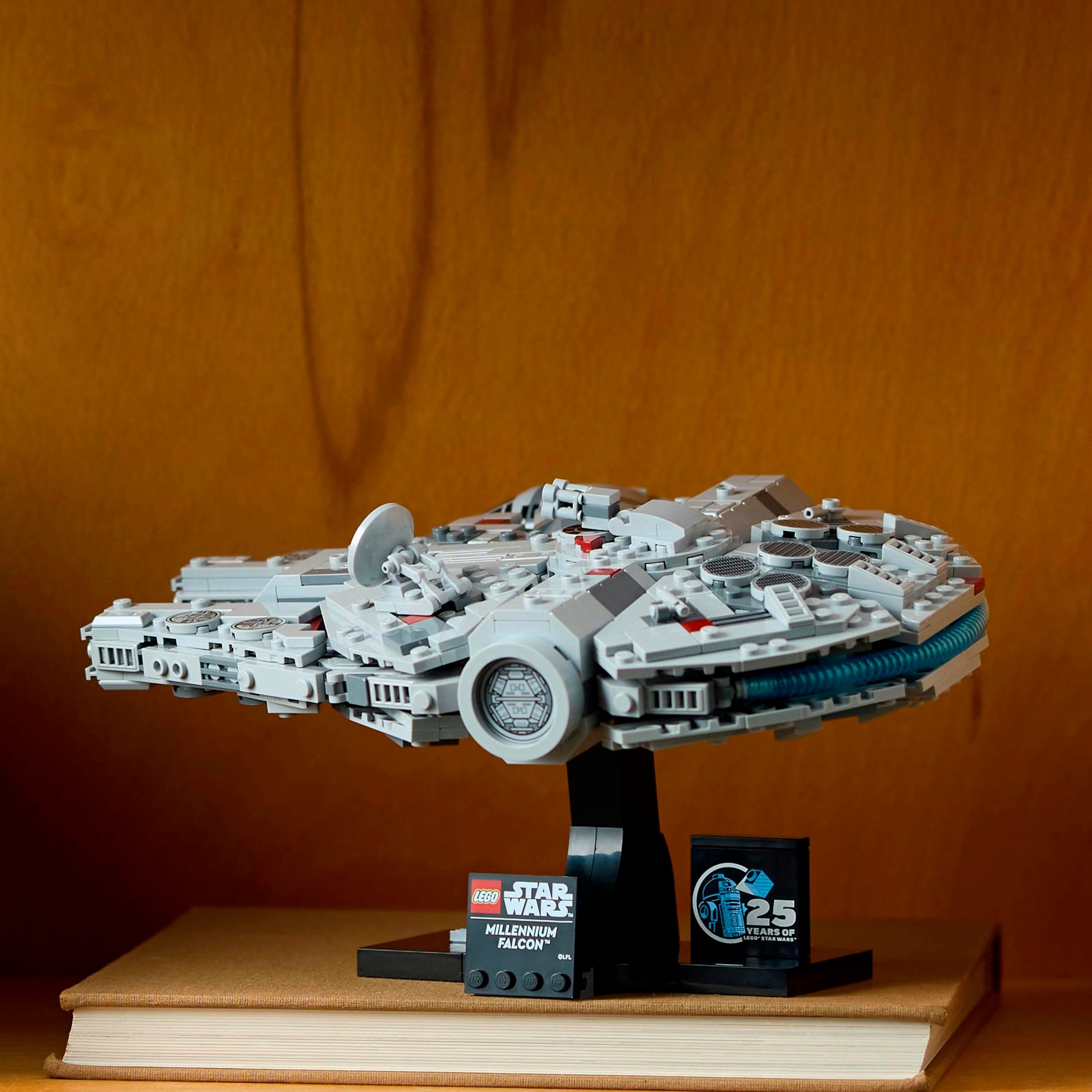 LEGO® Konstruktionsspielsteine »Millennium Falcon™ LEGO (75375), LEGO® Star Wars™«, (921 St.), Made in Europe