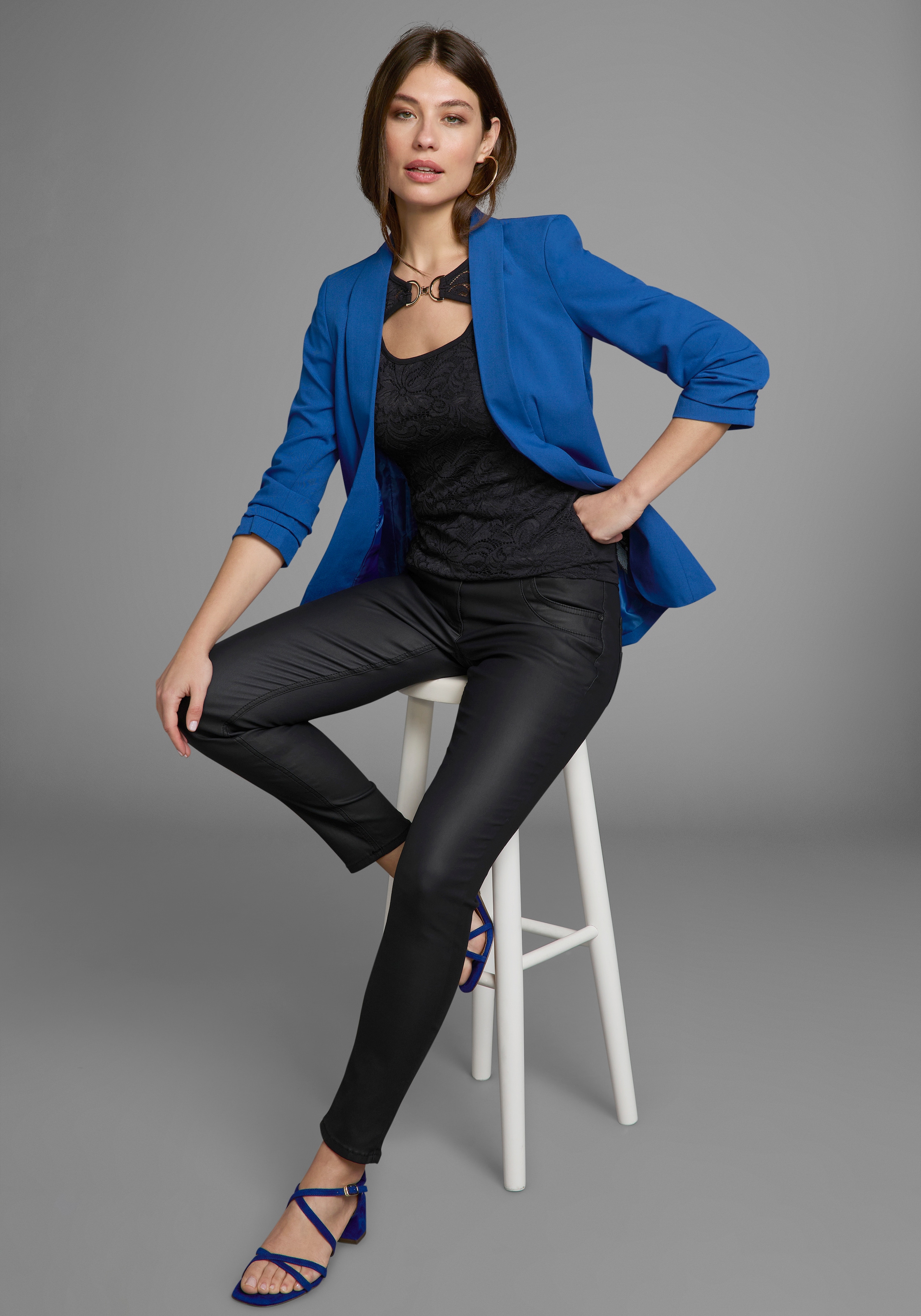 Melrose Spitzentop mit Zierschnalle