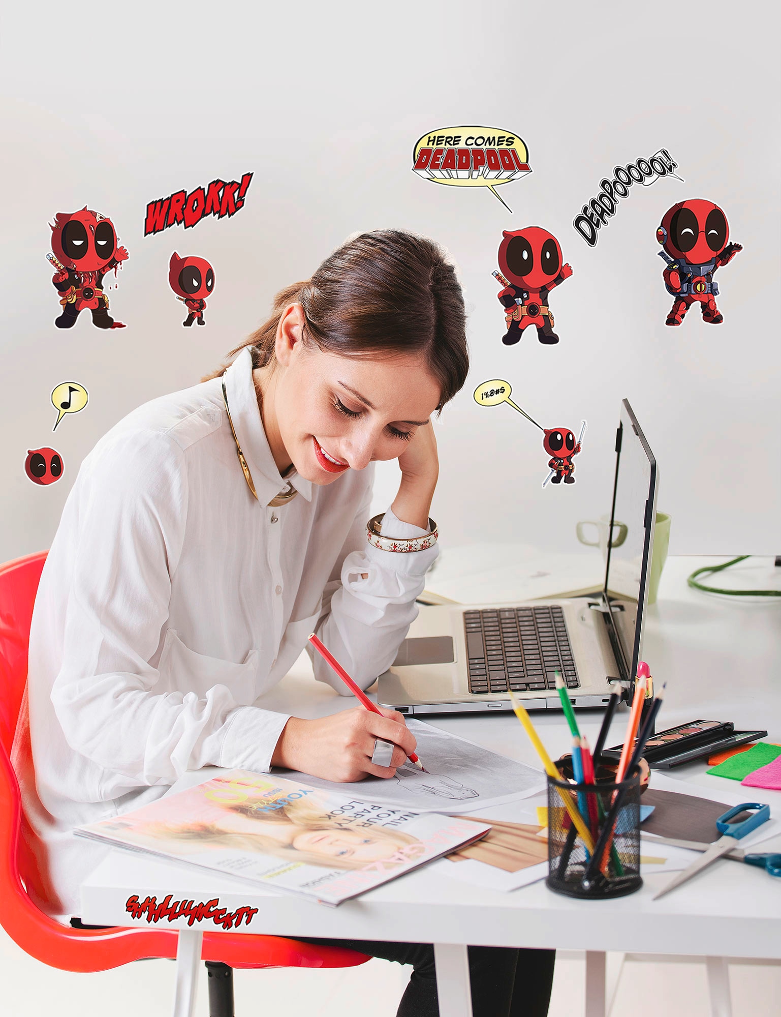 Komar Wandtattoo »Deadpool Cute - Größe 50 x 70 cm«, (12 St.), selbstklebend, Wandsticker, Kinderzimmer