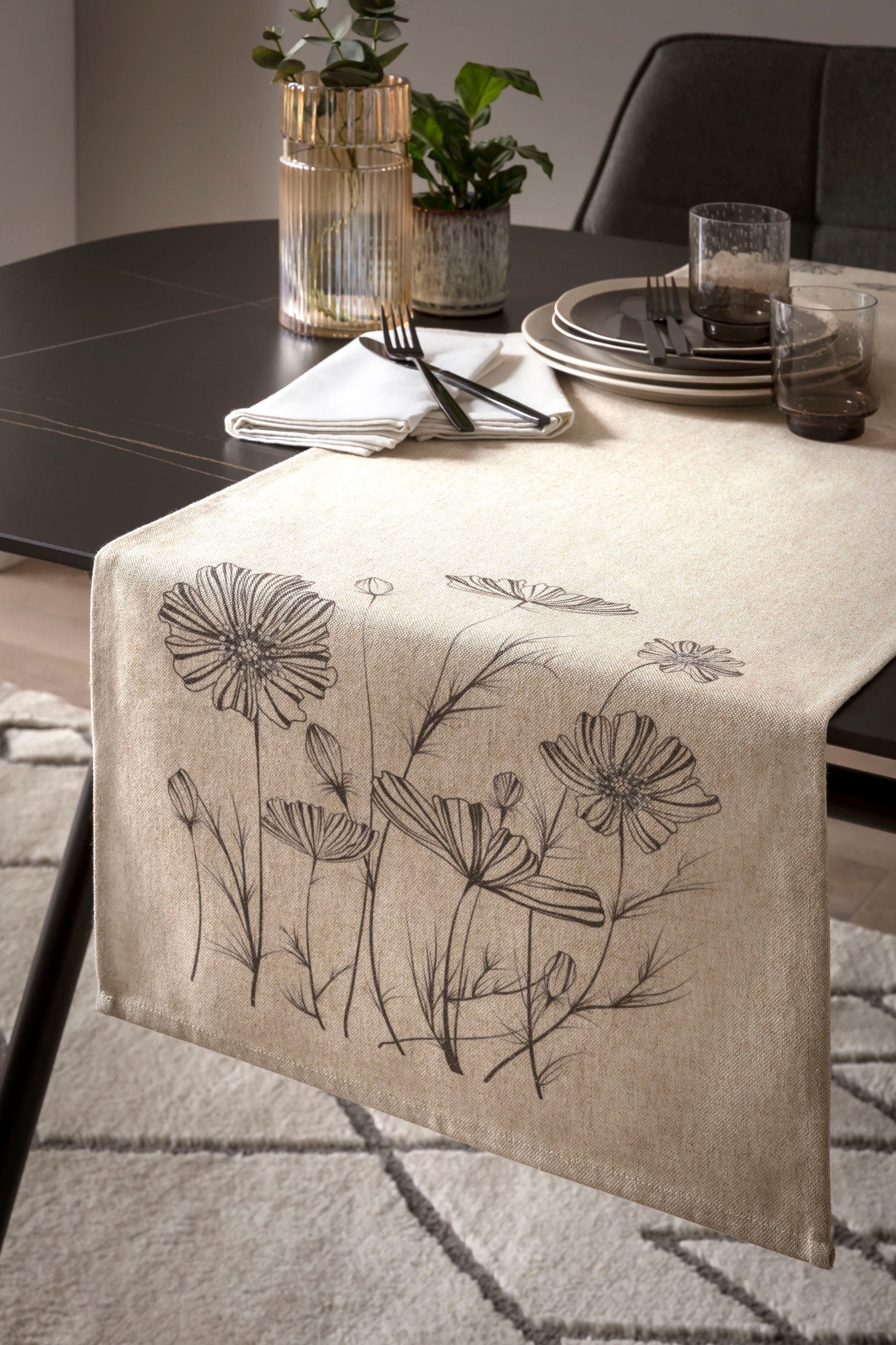 done.® Tischläufer »Flower Meadow, mit Blumenmotiv«, (1 St.), Digitaldruck, Maße ca. 40x150 cm
