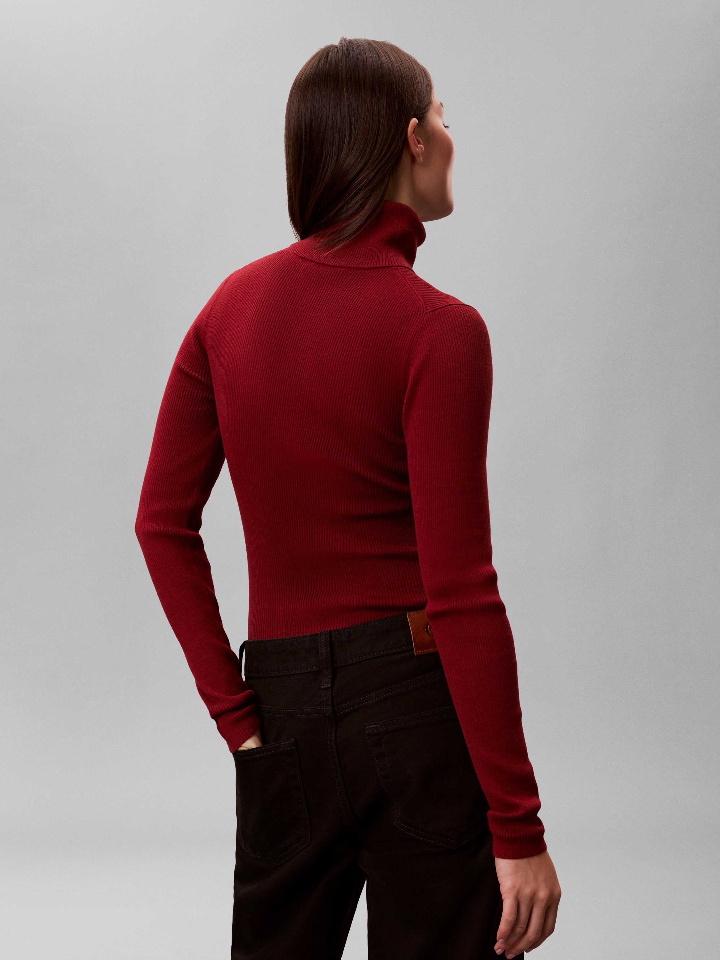 Calvin Klein Jeans Rollkragenpullover Rippstrick, figurbetonte Passform, Markenlabel