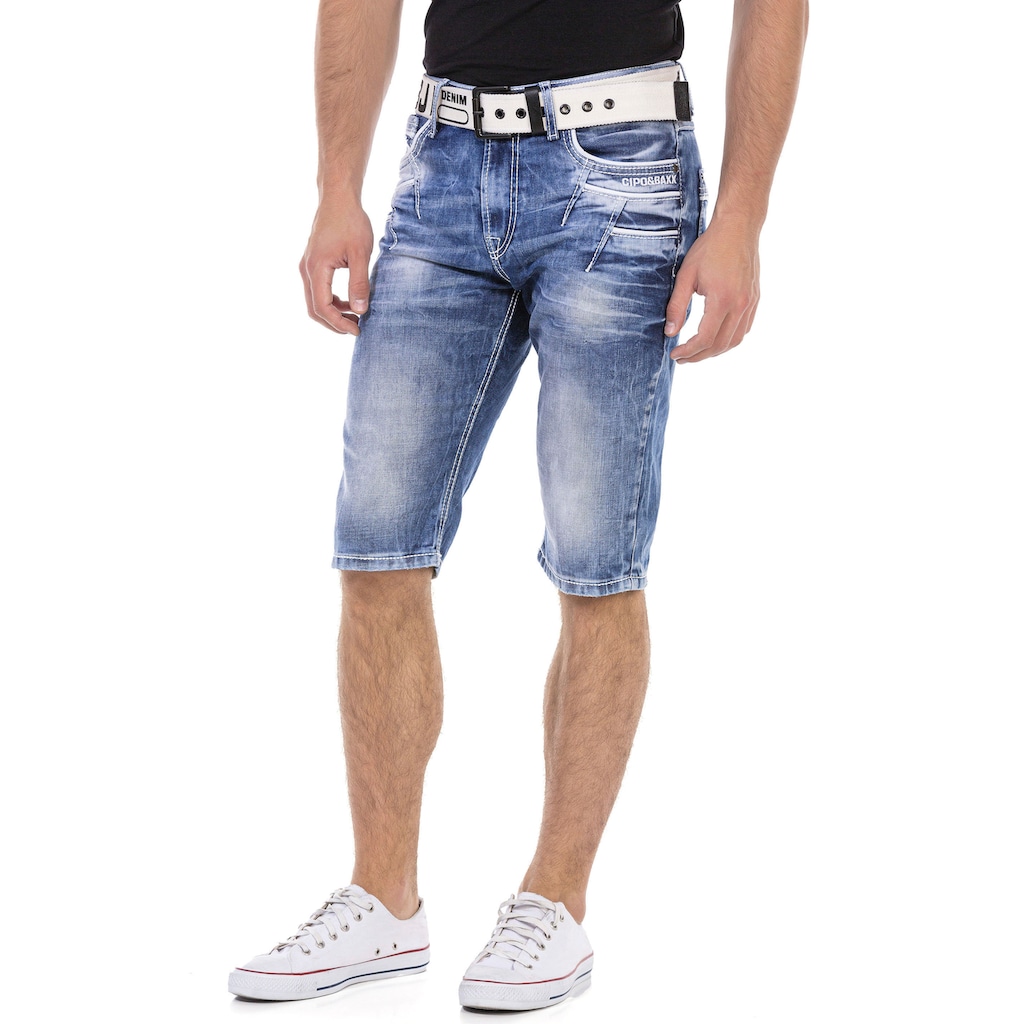 Cipo & Baxx Bermudas, in Denim und mit markanten Taschen