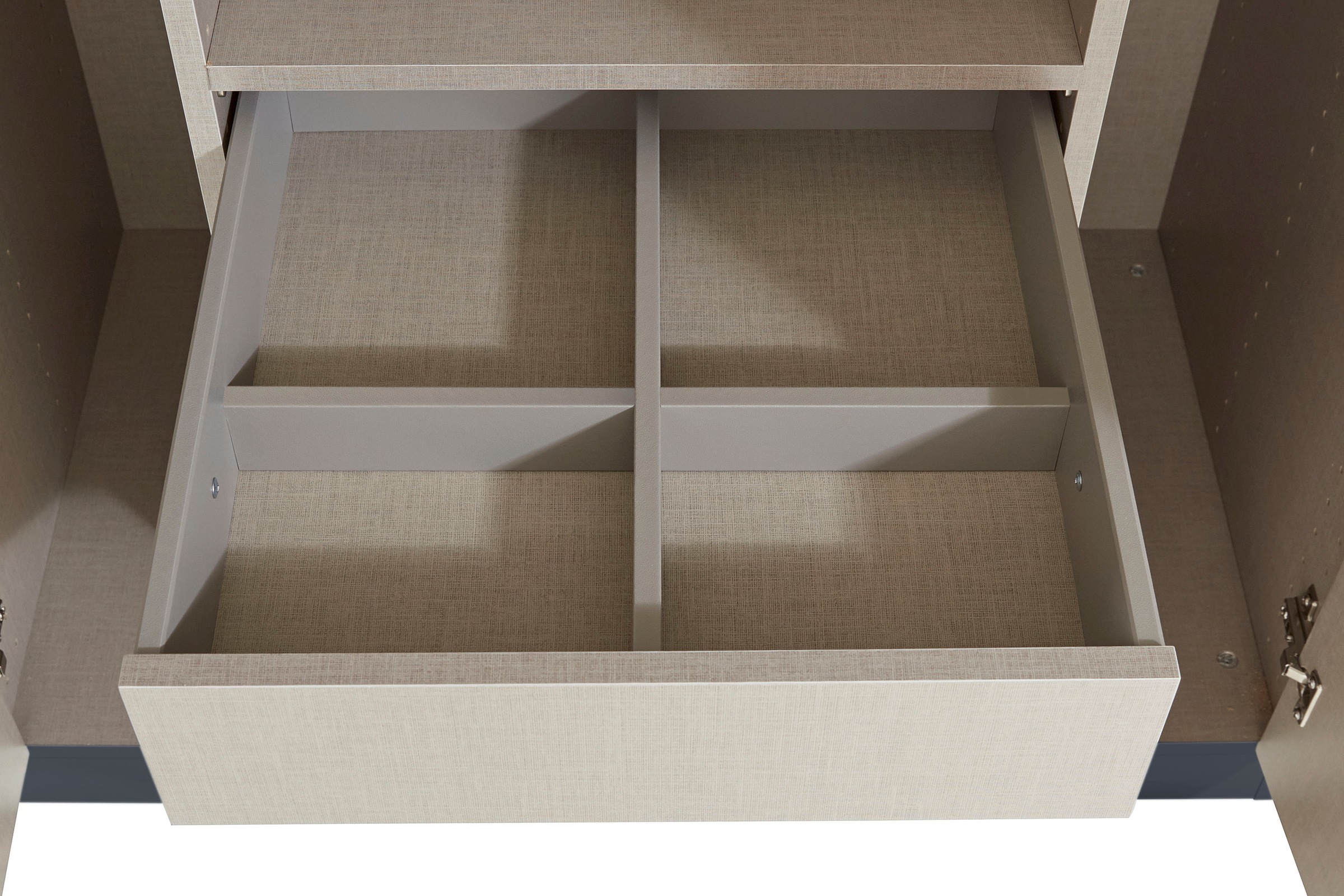 rauch Drehtürenschrank »Kleiderschrank Schrank Garderobe TOPSELLER OTELI inkl. Inneneinteilung«, mit 3 Innenschubladen extra Böden optional mit Spiegel MADE IN GERMANY