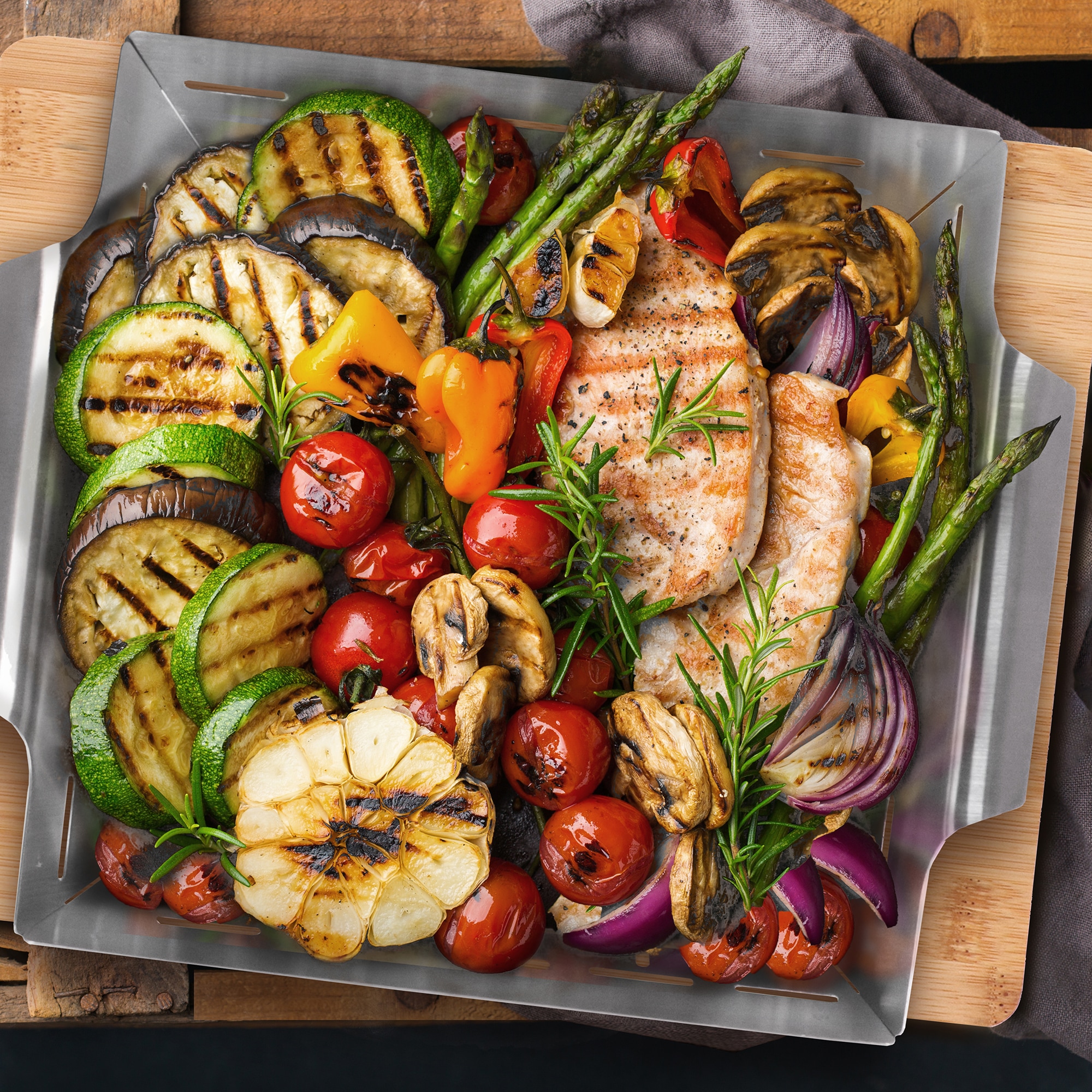 FREYERSBACHER Grillschale Edelstahl Set, mit Holzuntersetzer, 2 Stk. tlg. für alle Grillarten, sowie für den Backofen geeignet