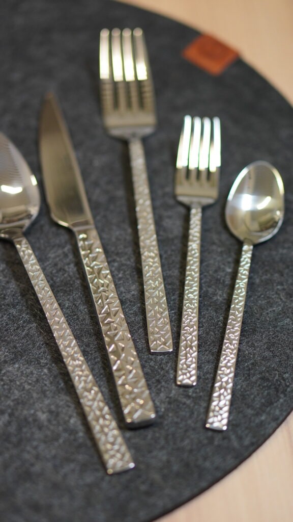 Mulex Besteck-Set »Besteck Siena, mit feiner Hammerschlag-Struktur«, (Set, 60 tlg.), elegantes Besteck mit beeindruckend schöner Optik