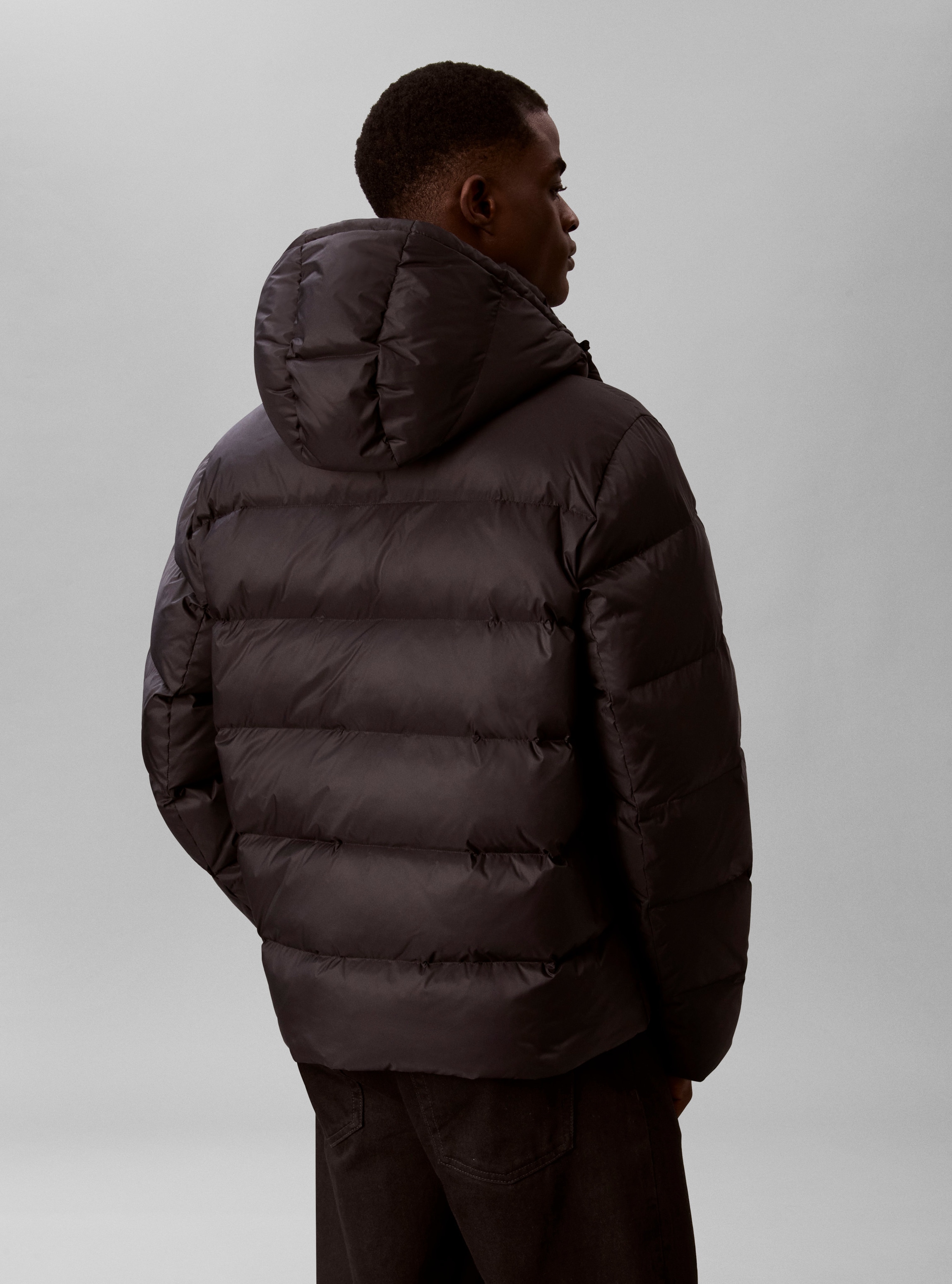 Calvin Klein Jeans Steppjacke »NYLON COLORBLOCK PUFFER« mit Kapuze Regular fit mit abnehmbarer Kapuze