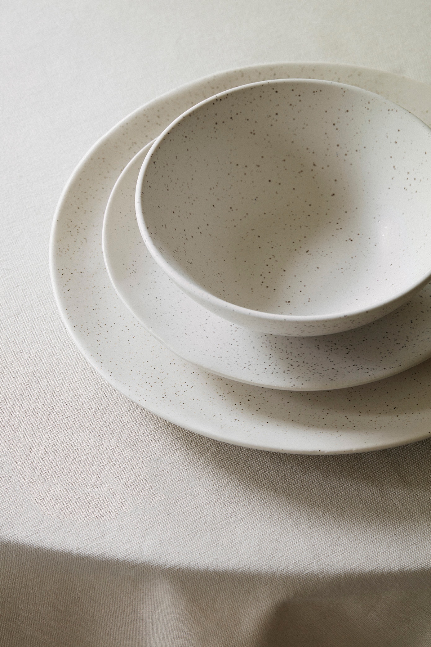 Broste Copenhagen Geschirr-Set »Nordic Vanilla, inklusive Spültuch Set aus 100% Baumwolle«, (Set, 7 tlg.), Beliebte Geschirr Sets Exclusiv mit Geschenk