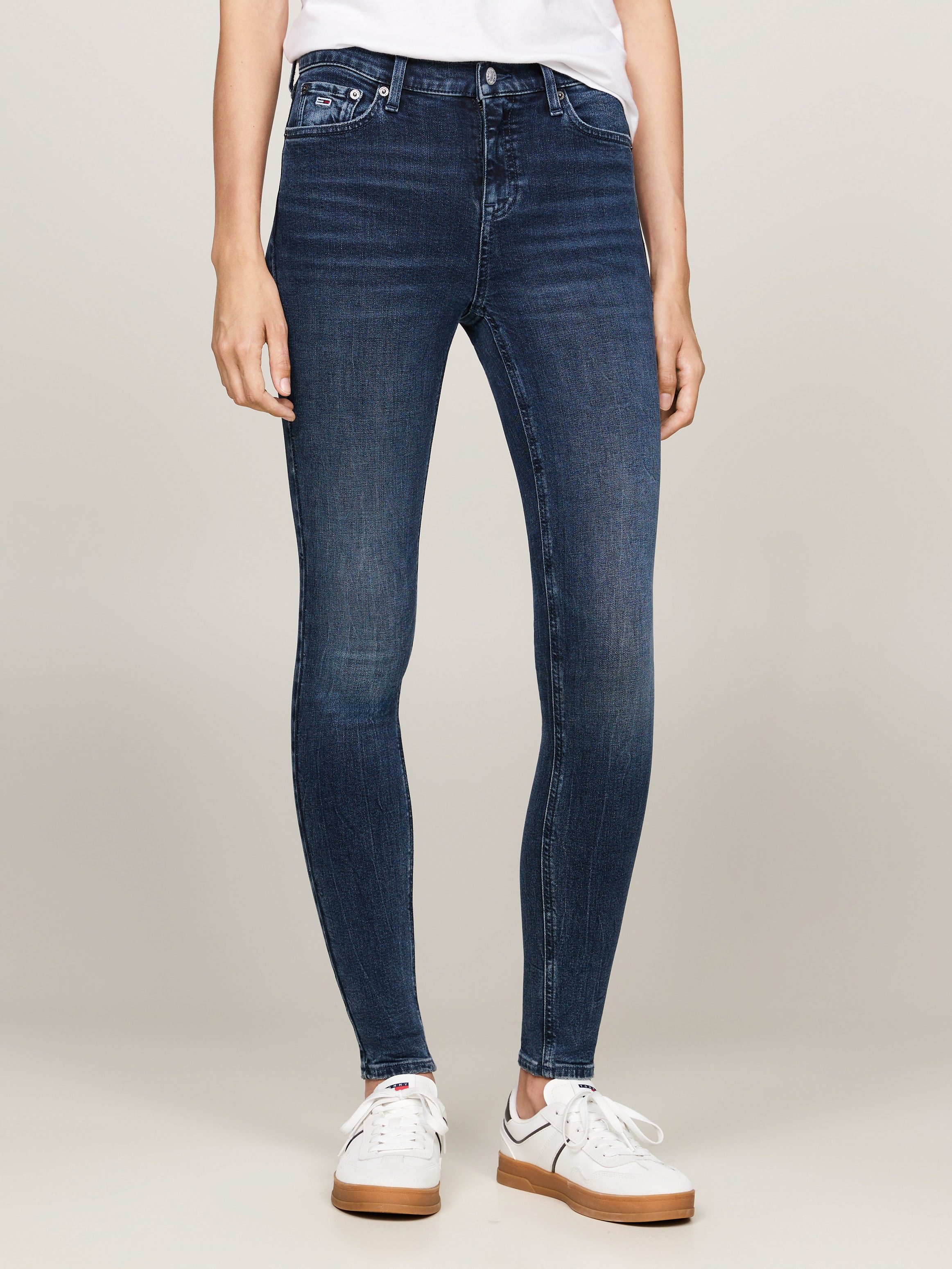 Tommy Jeans Skinny-fit-Jeans »Nora Mid Rise Skinny Fit«, mit Waschung, Logo-Badge