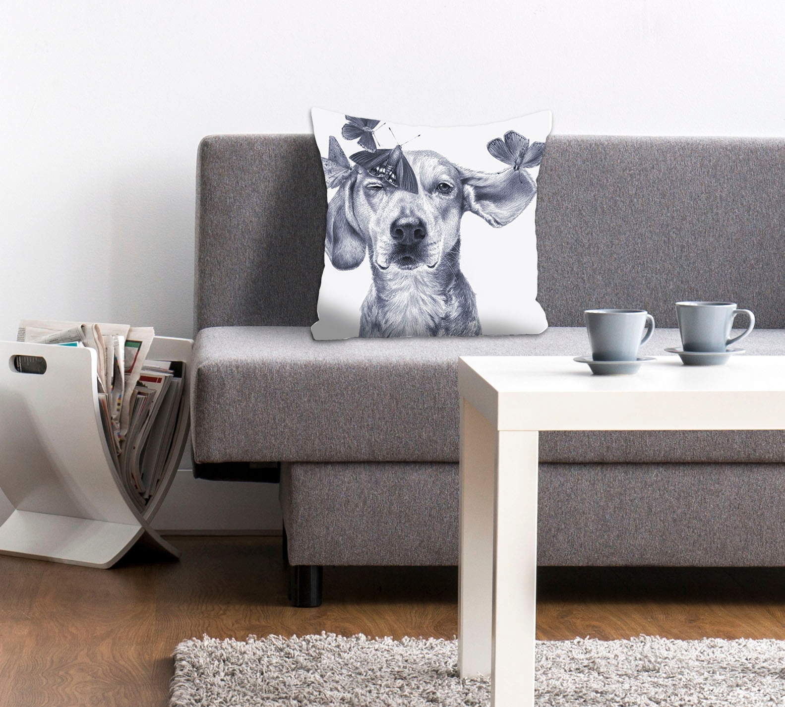 queence Dekokissen »Buttercup«, mit einem Hund und Schmetterlingen günstig online kaufen
