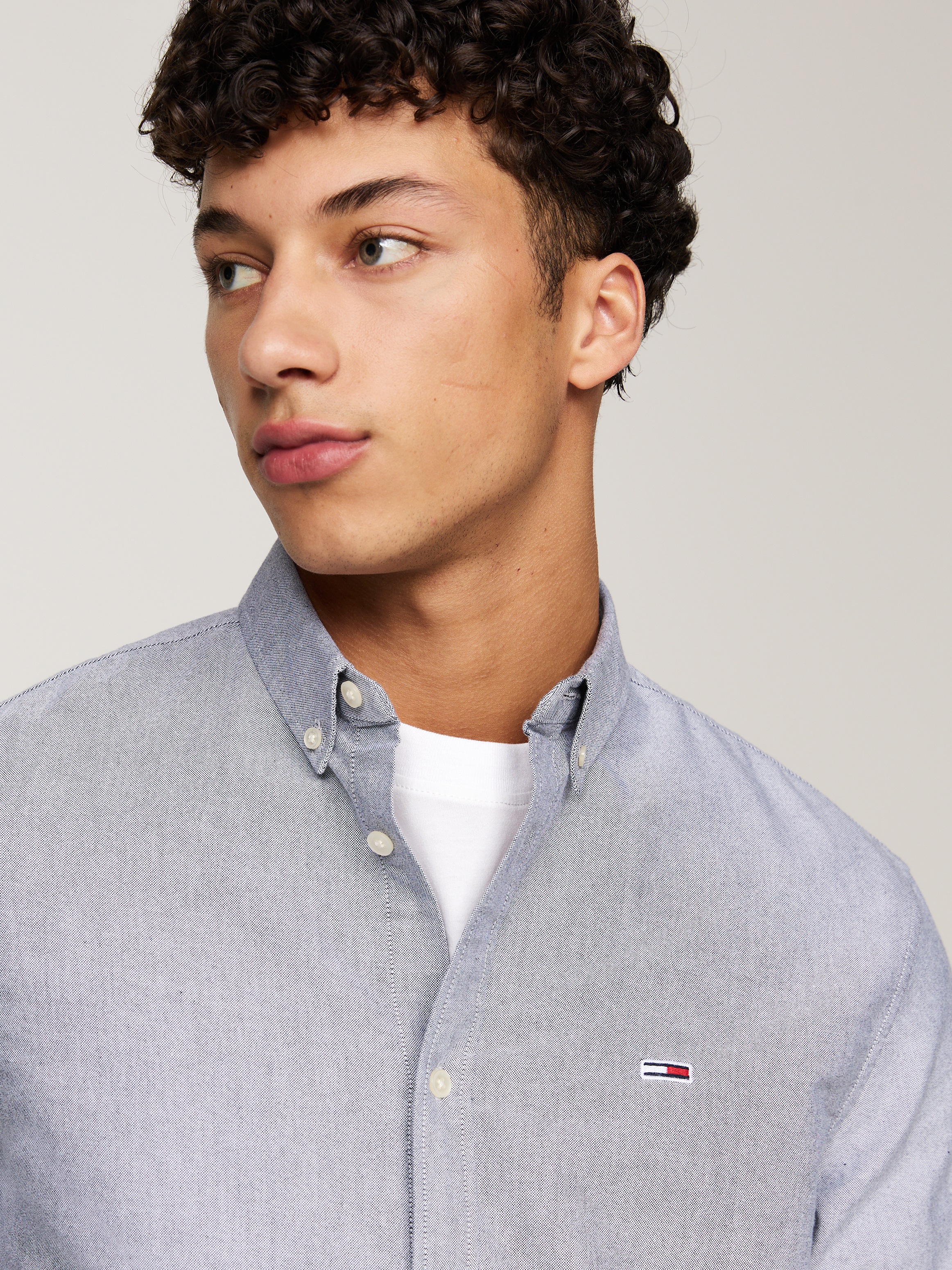 Tommy Jeans Langarmhemd »TJM ENTRY REG OXFORD SHIRT«, mit Logoprägung