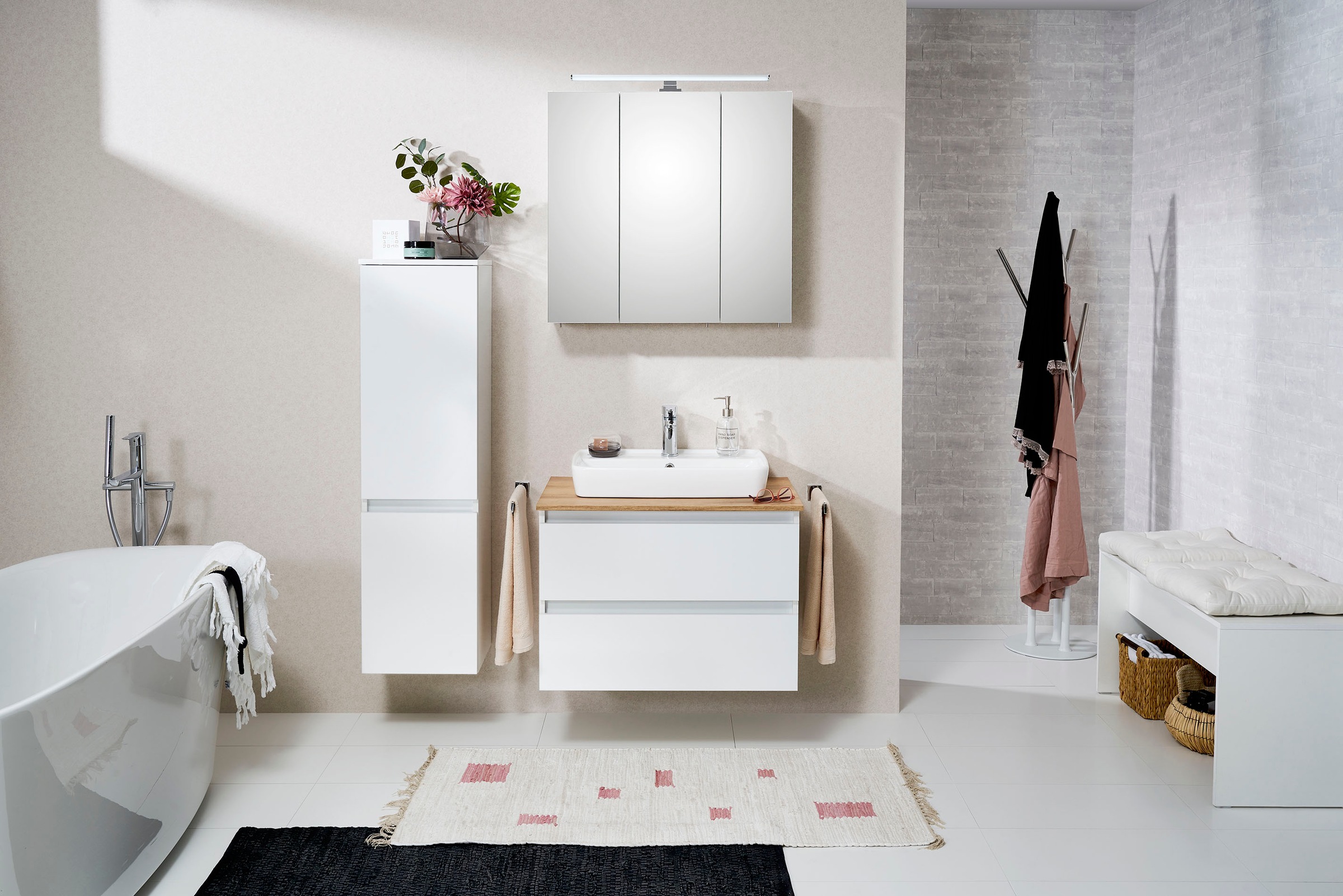 Saphir Badmöbel-Set »Quickset 360 3-teilig, Keramik-Aufsatzbecken mit LED-Spiegelschrank«, (5 St.), mit Midischrank, 5 Türen, 2 Schubladen, inkl. Türdämpfer