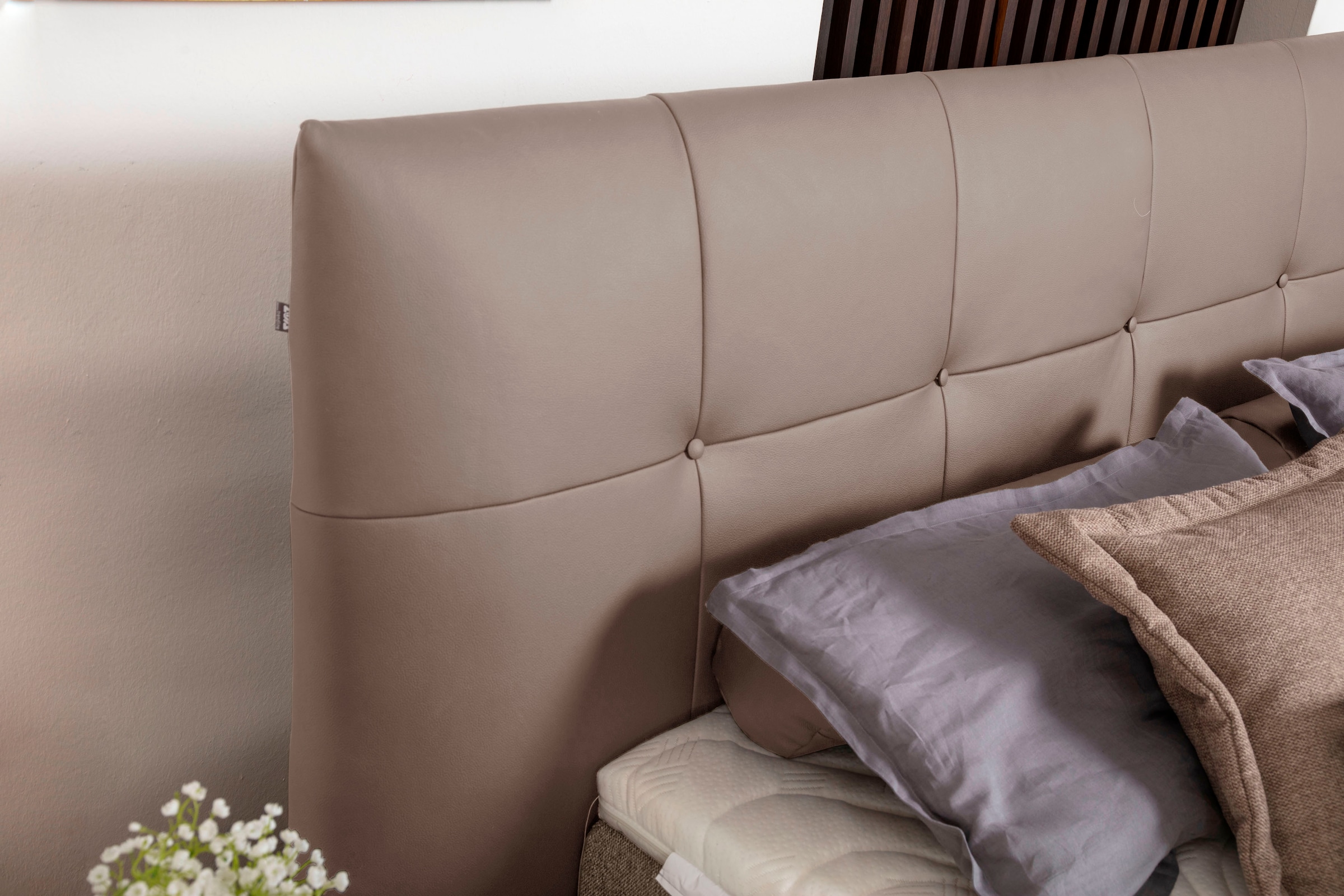 alina Boxspringbett »Luella«, ADA trendline Boxspringbett, inkl. Matratze und Viscoschaum-Topper
