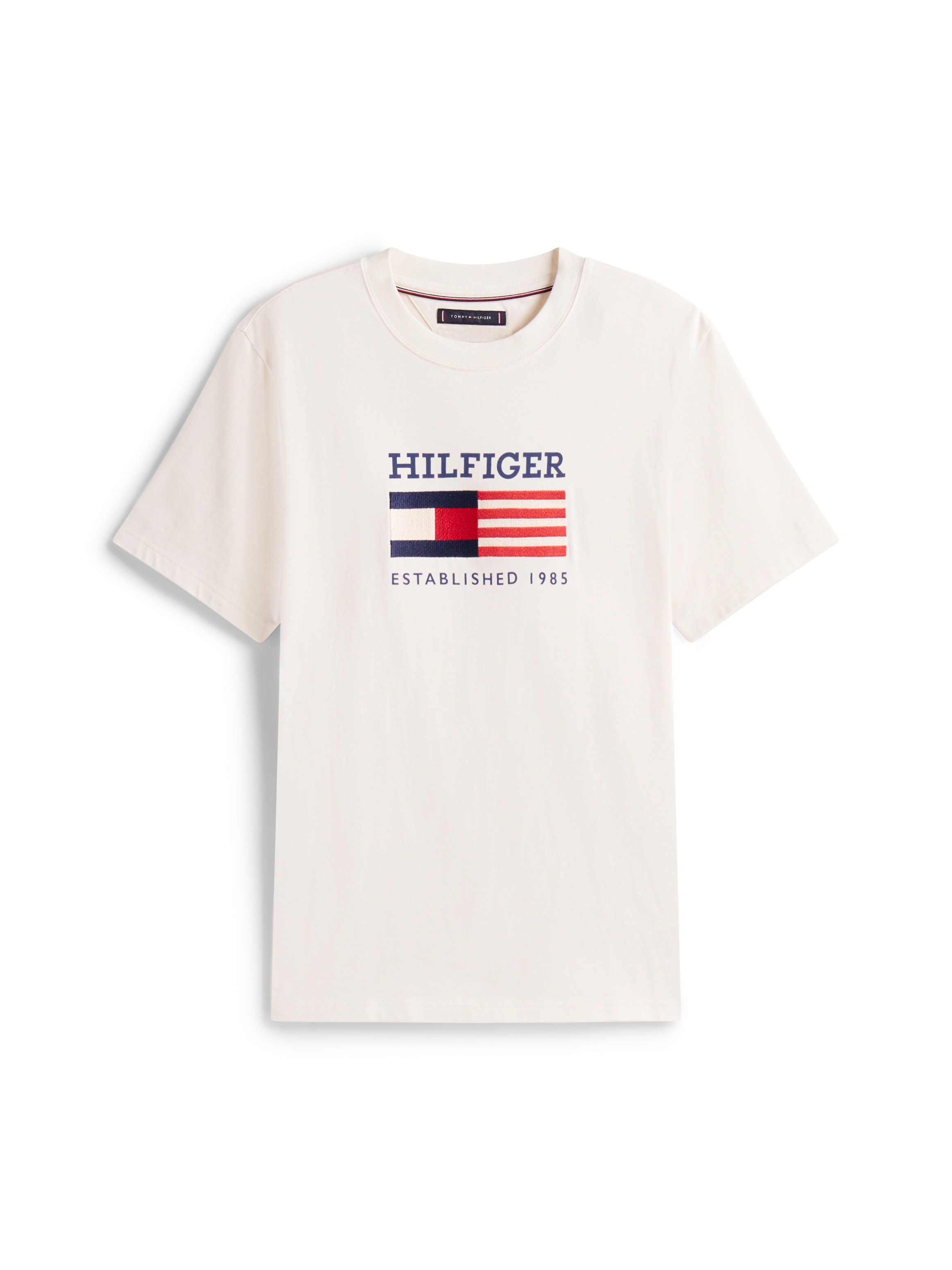 Tommy Hilfiger T-Shirt »AMERICANA MONOTYPE FLAG BOX TEE«, Mit markanter Stickerei