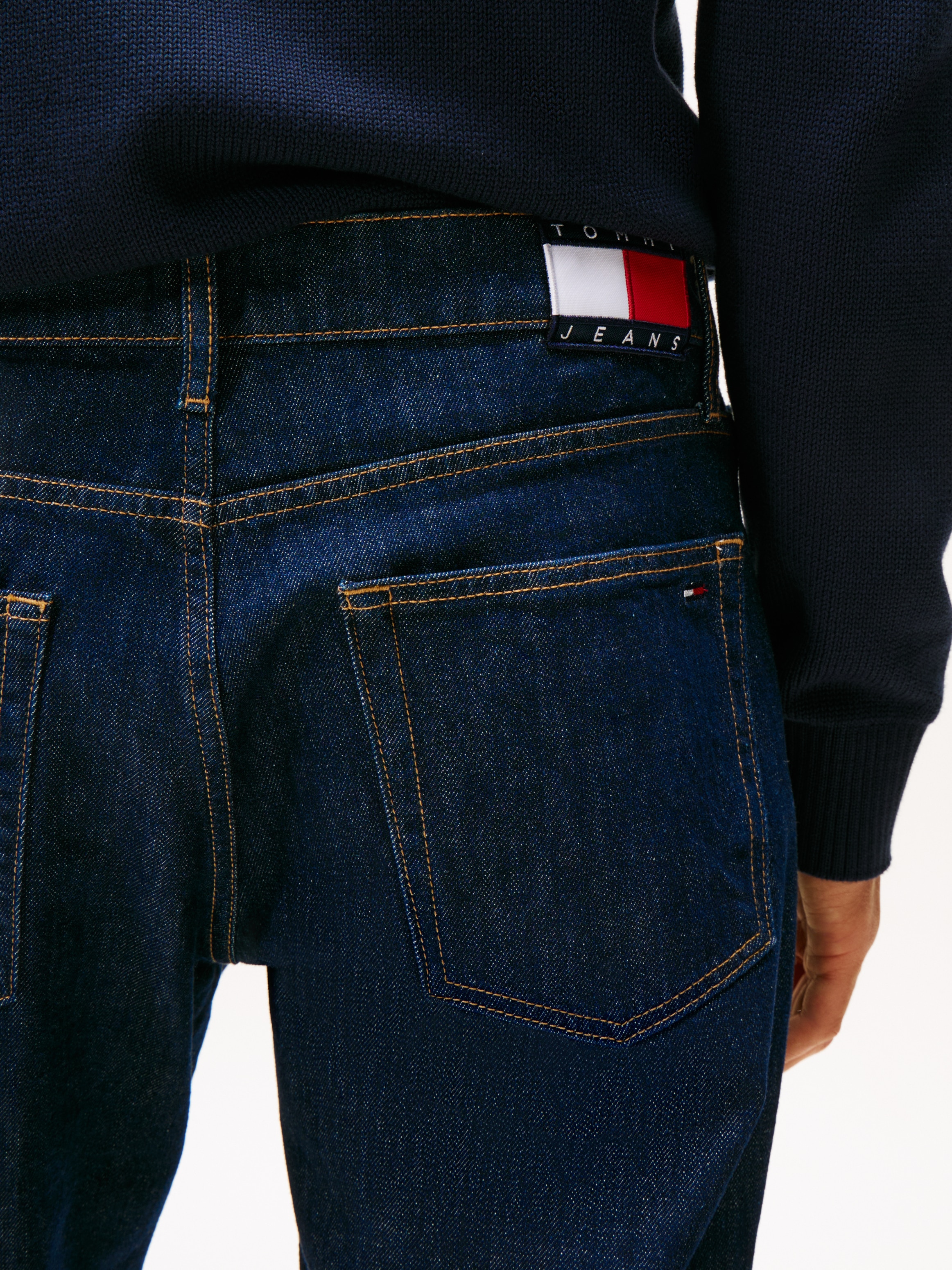 Tommy Jeans Slim-fit-Jeans »Ryan Regular Slim Straight«, Slim‑Straight‑Jeans aus hochwertigem Denim regulärer Leibhöhe