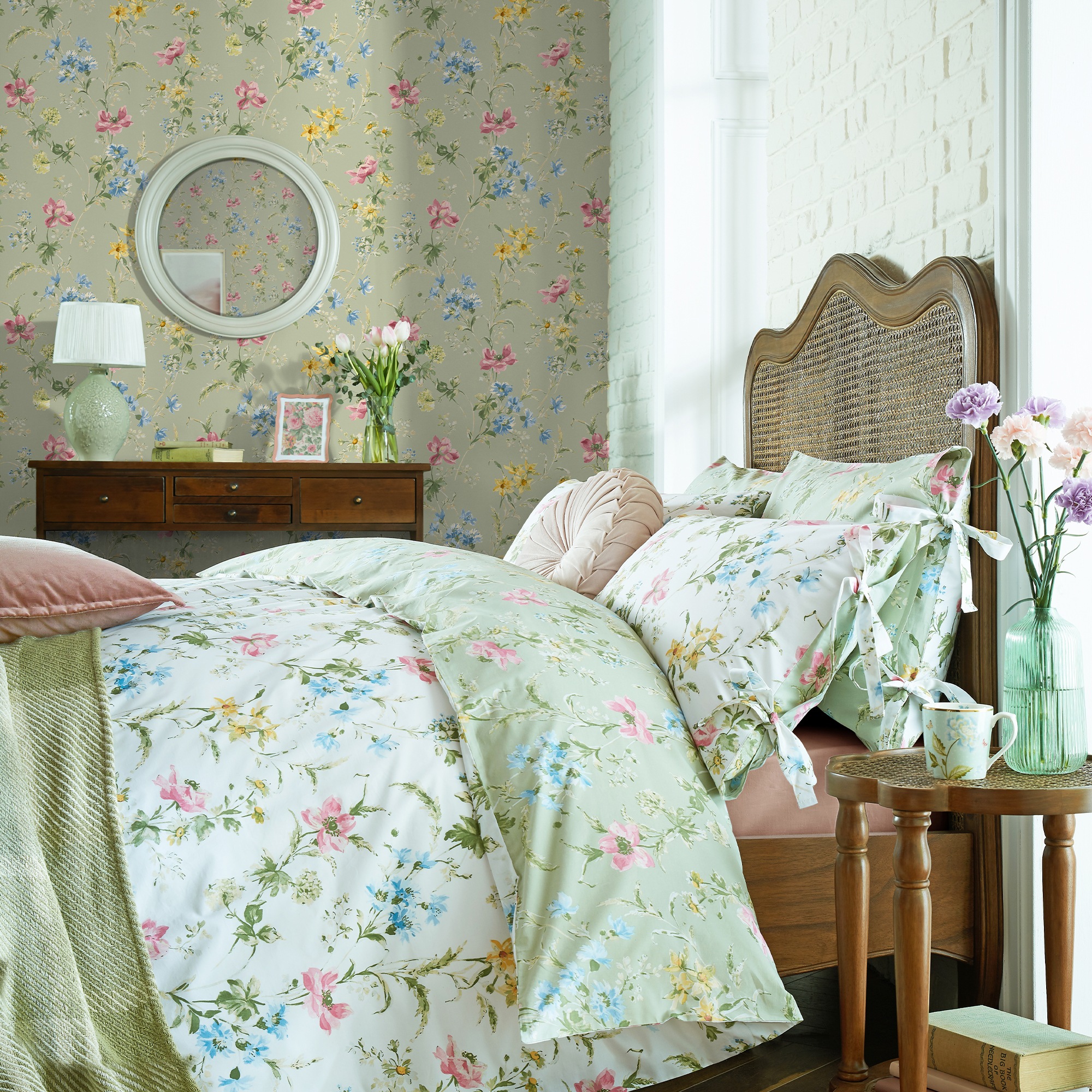 LAURA ASHLEY Vliestapete »Poppy Meadow«, geblümt, 10mx52cm (ca. 5m2) günstig online kaufen