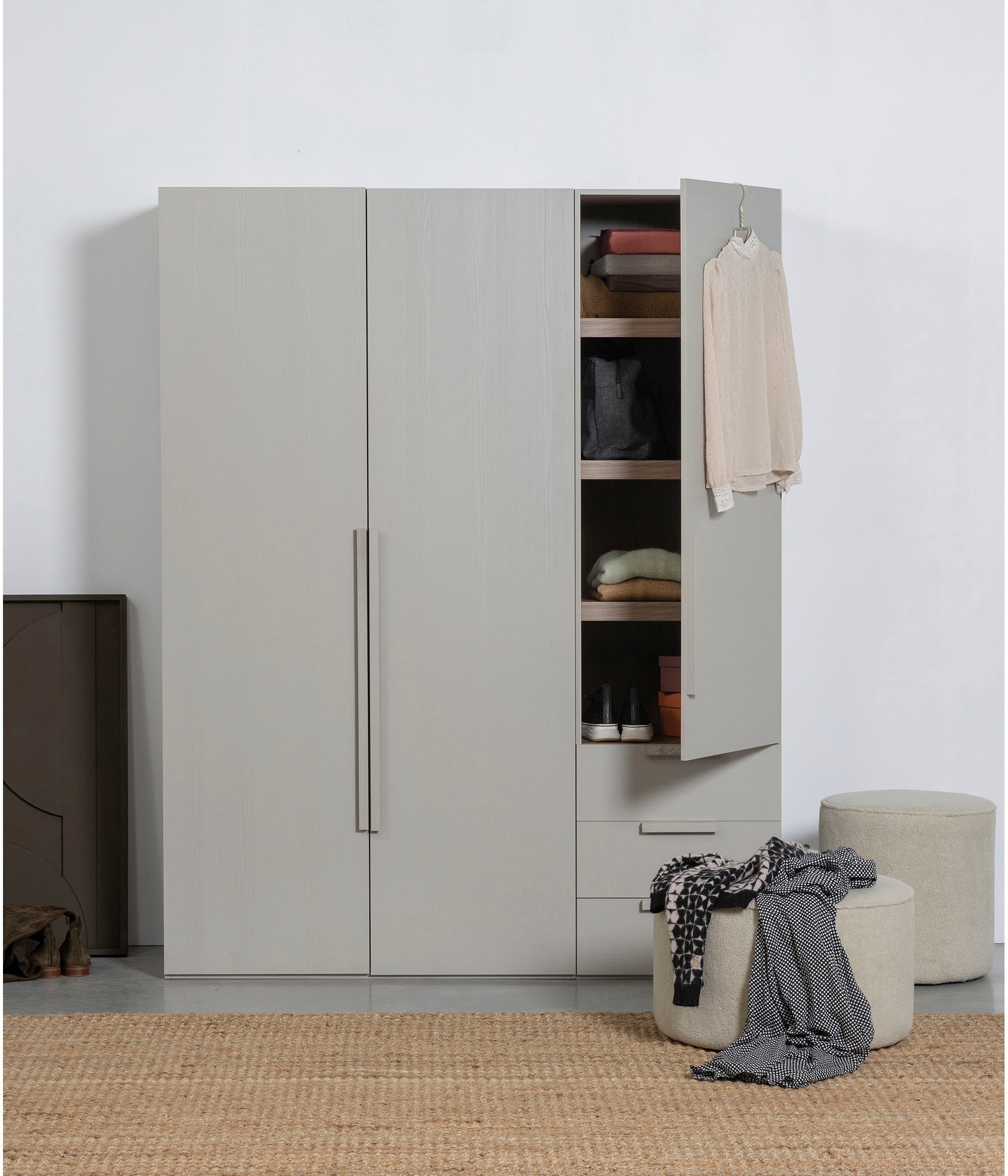 WOOOD Garderobenschrank »Rens«, aus Nussbaum-Dekor, viel Stauraum, Höhe 210 cm