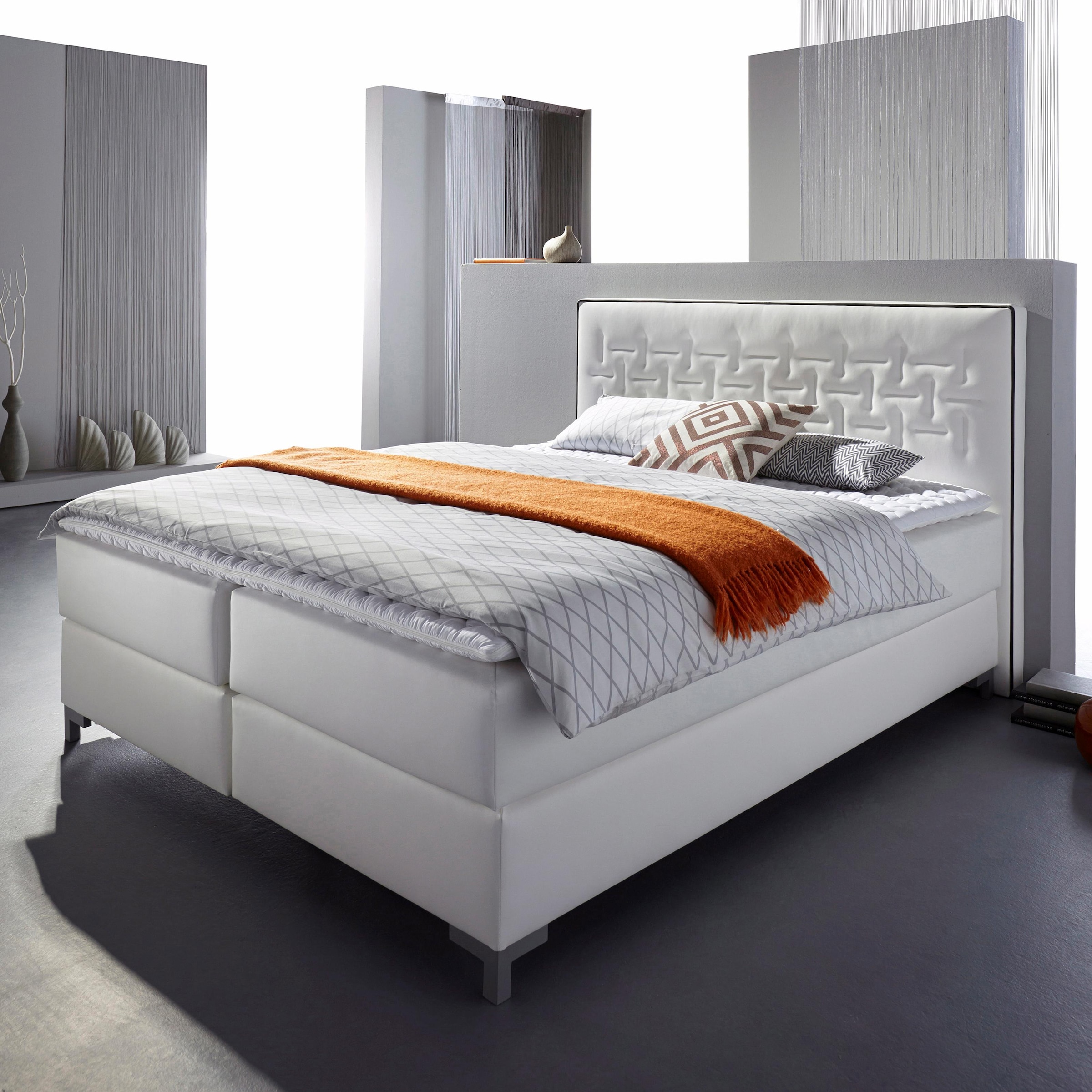 INOSIGN Boxspringbett »Coos«, mit besonderer Steppung im Kopfteil, 3 Matrat günstig online kaufen