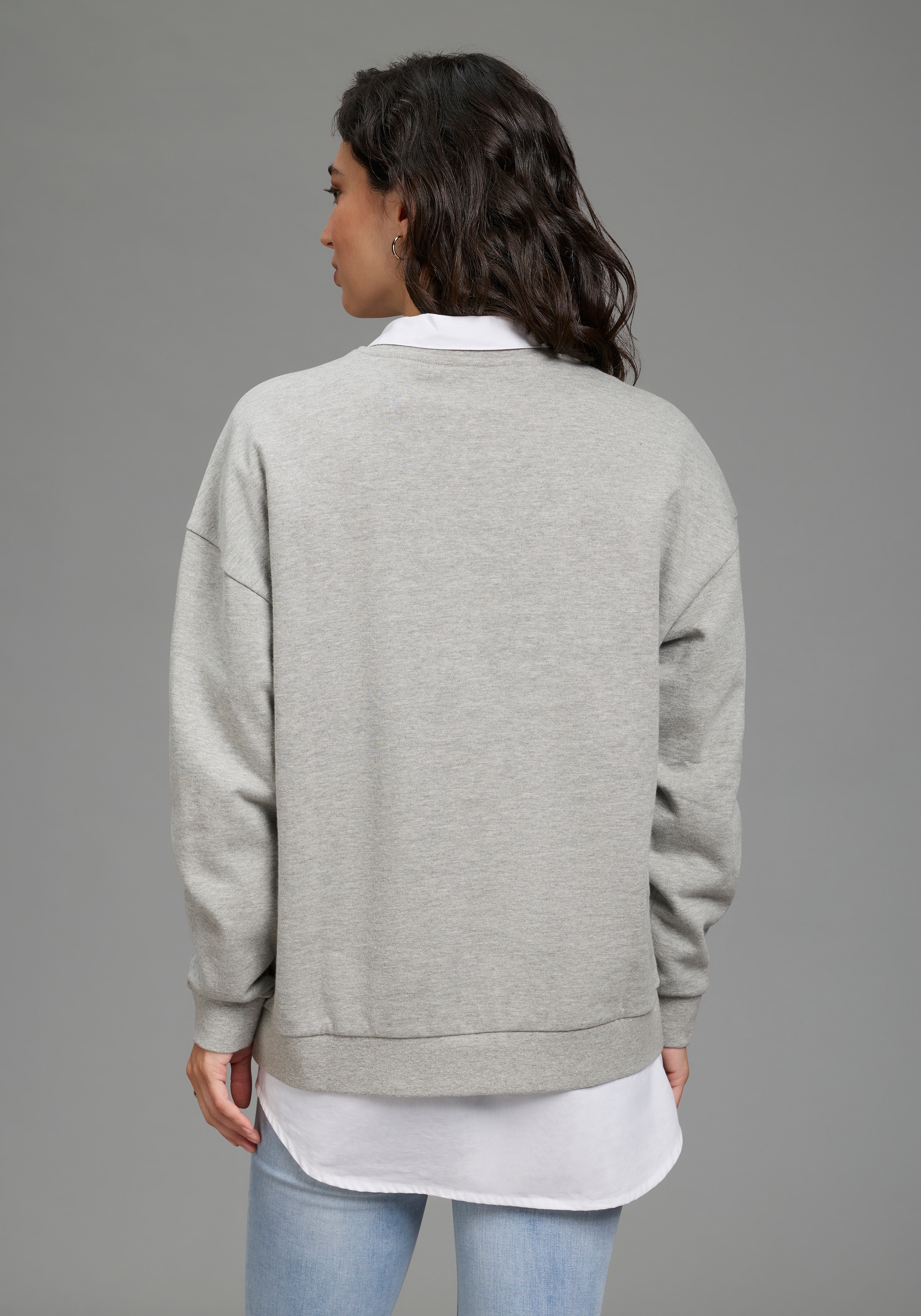 Laura Scott Sweater , in klassischer Basicform mit Heritage Druck
