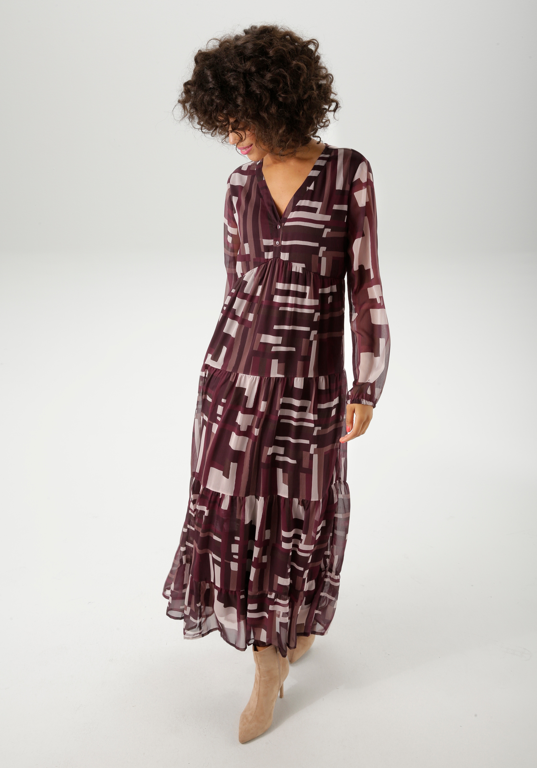 Aniston CASUAL Maxikleid, mit trendfarbigem, grafischen Muster - NEUE KOLLEKTION