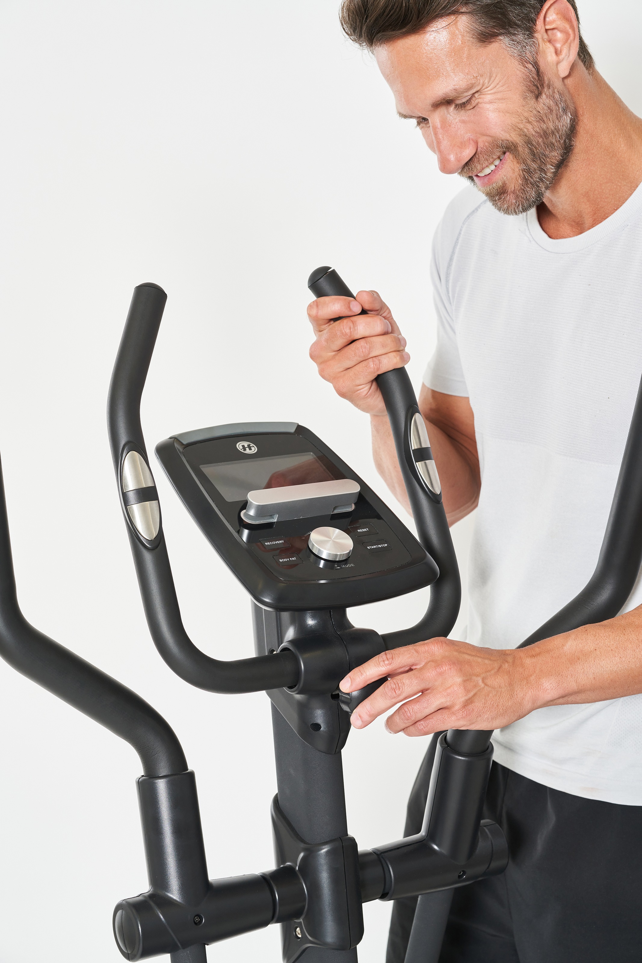 Horizon Fitness Crosstrainer »Syros 2.0«, (mit Tablet-Halterung und integr. Pulsempfänger), Schwungmasse ca. 22 kg, 16 Widerstandsstufen