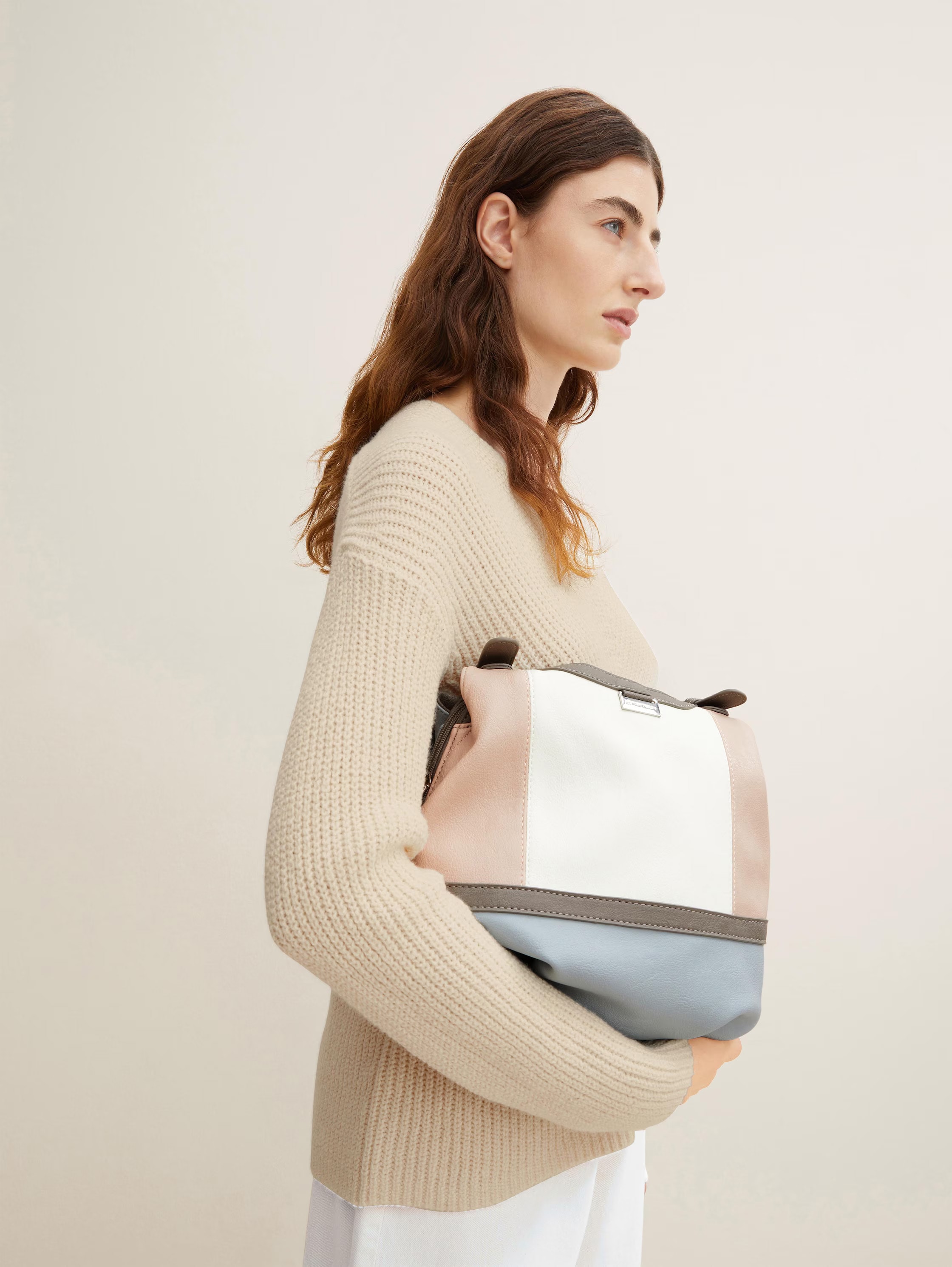 TOM TAILOR Shopper »Juna« aus soft genarbtem ledrigen Material mit glänzenden Metall-Accessoires