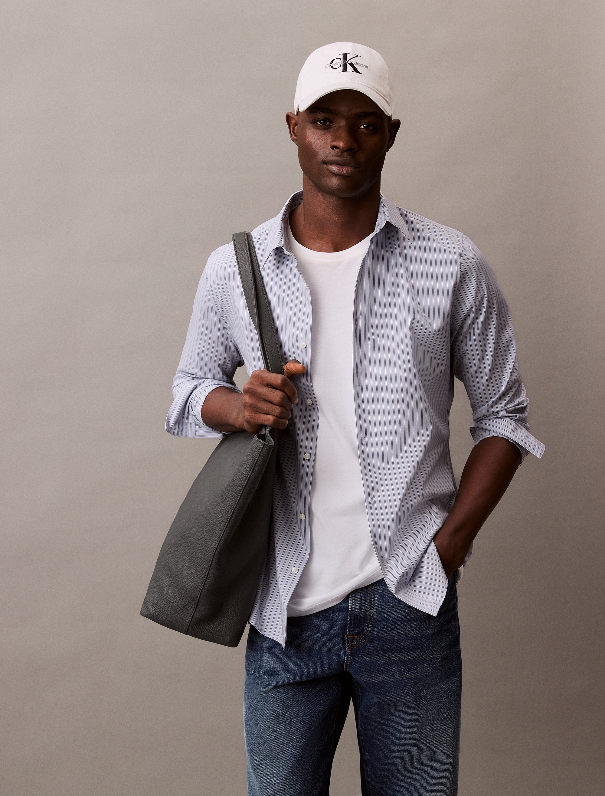 Calvin Klein Jeans Baseball Cap »MONO LOGO EMBRO CAP«, mit Logostickerei