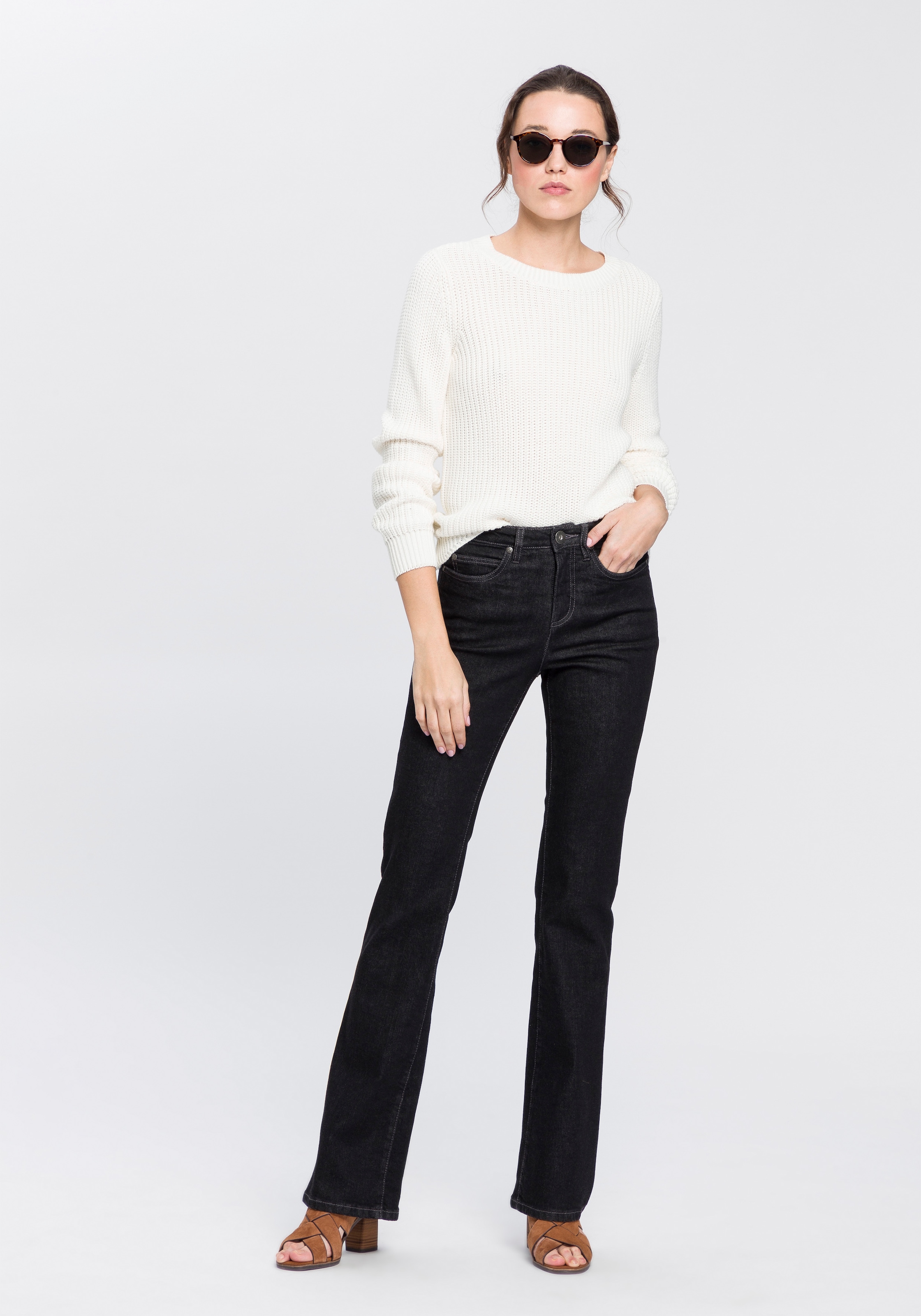 Arizona Bootcut-Jeans »Comfort-Fit«, ausgestellte Beinform, mit Eingrifftaschen, High-Waist