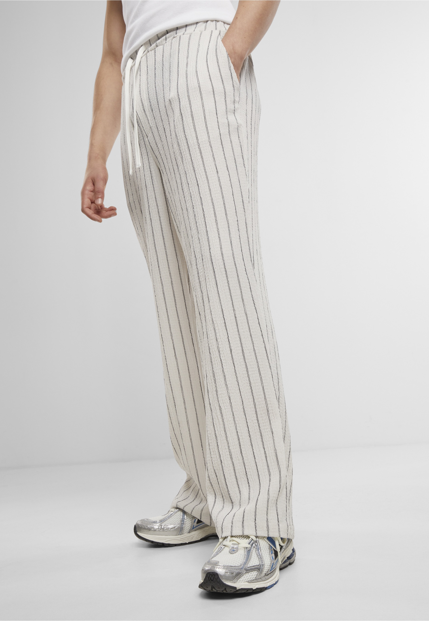 URBAN CLASSICS Stoffhose »Urban Classics Striped Crinkle Resort Pants«
