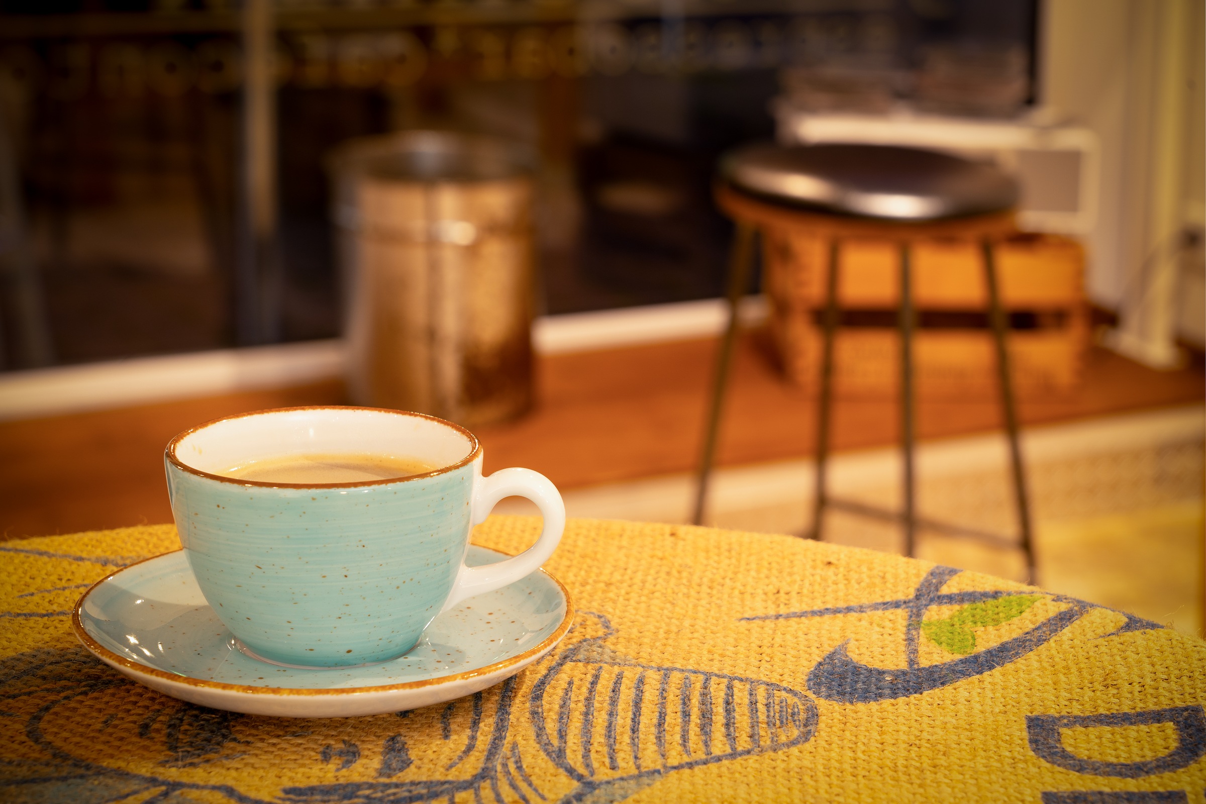 CreaTable Cappuccinotasse »Vintage Nature Aqua, Cappuccino-Set, 8-tlg.«, (Set, 8 tlg.), Handgemalt, Gesprenkelt, Rustikales Außenband