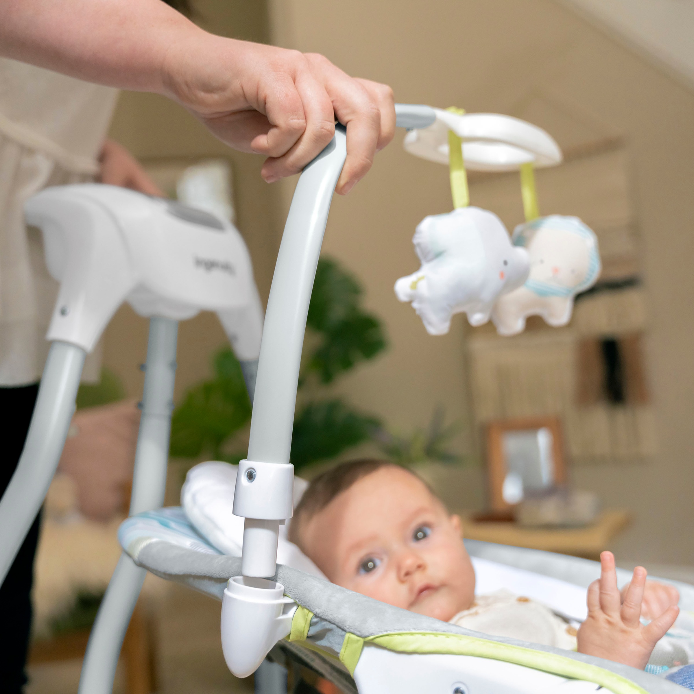 ingenuity Babywippe »SimpleComfort Compact Soothing Swing - Everston«, mit Sound-Effekt