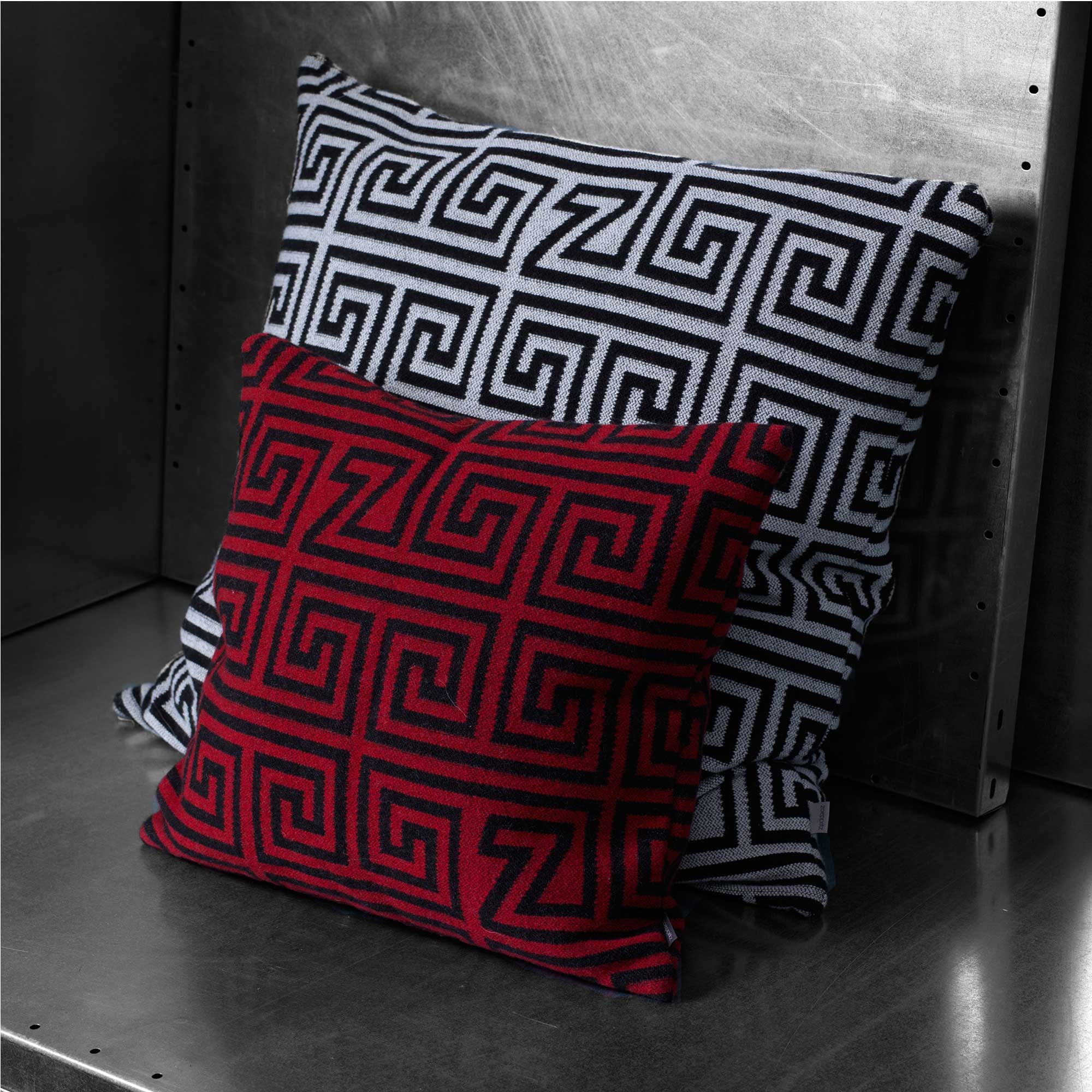 ZOEPPRITZ1828 Dekokissen »Legacy« Kissenhülle aus Cashmere-Wollmischung mit Määnder Design