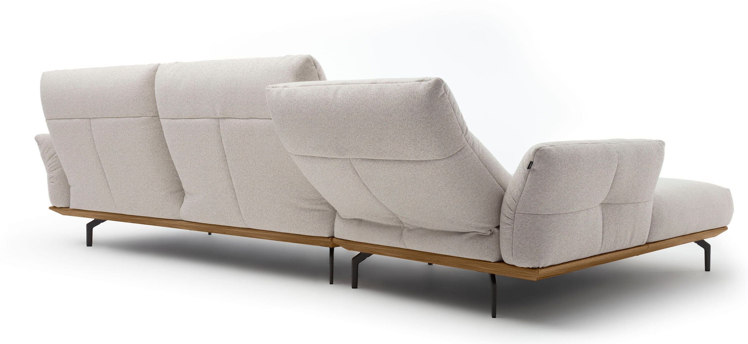 Creation BY ROLF BENZ Ecksofa »CR.460«, Sockel in Nussbaum, Winkelfüße in Umbragrau, Breite 338 cm