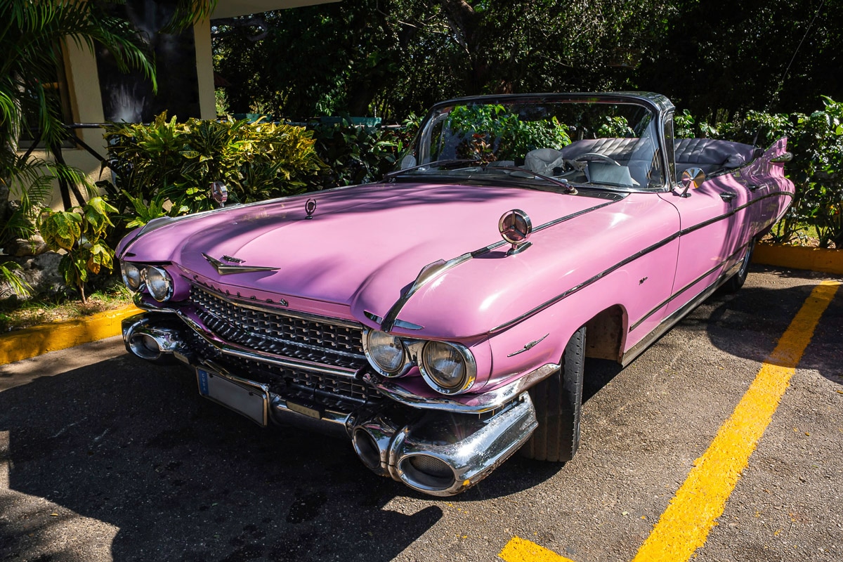 Papermoon Fototapete »Oldtimer pink« günstig online kaufen