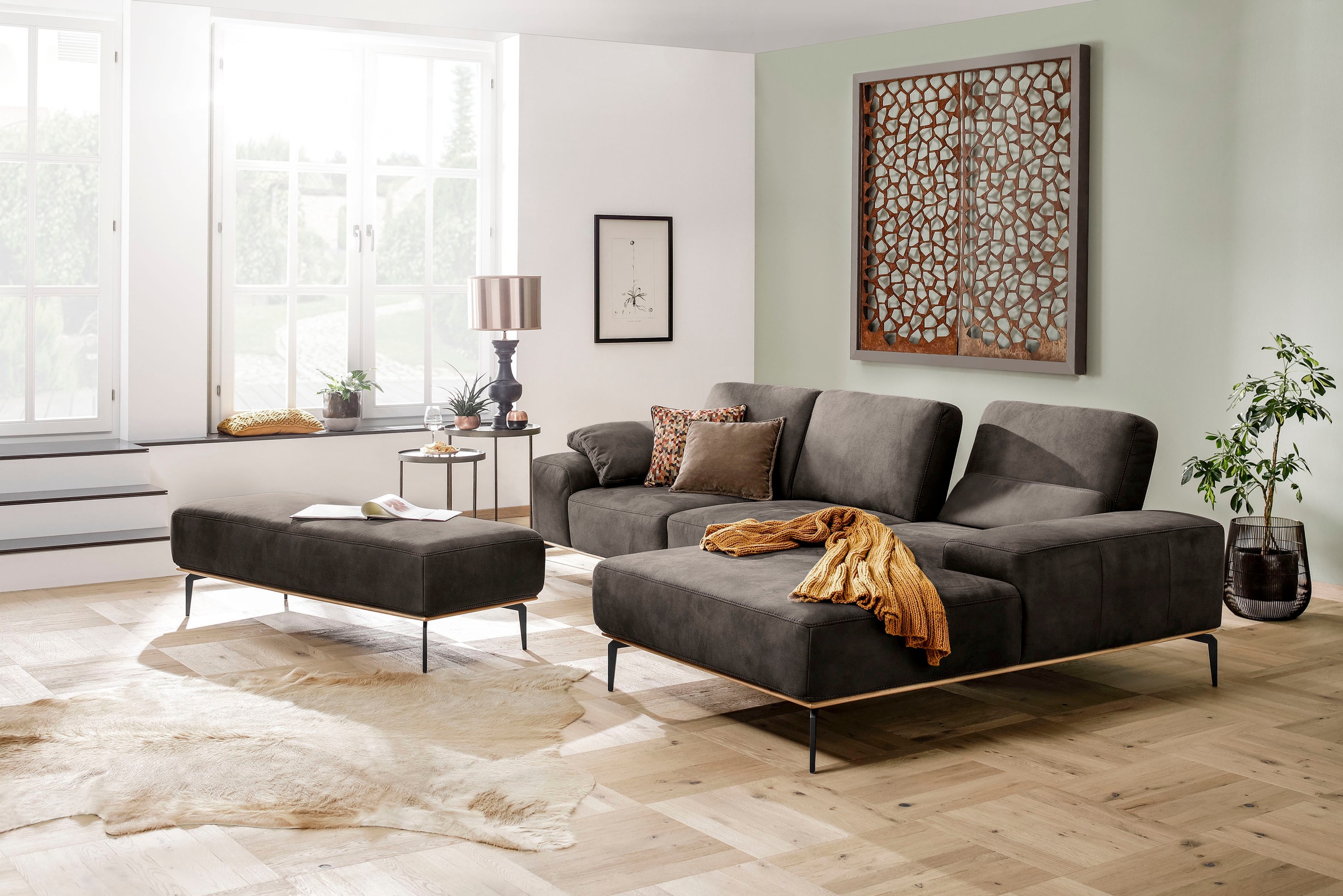 W.SCHILLIG Ecksofa »run, Designsofa mit tollem Sitzkomfort, bequem, L-Form«, mit Holzsockel, Füße in Schwarz pulverbeschichtet, Breite 299 cm