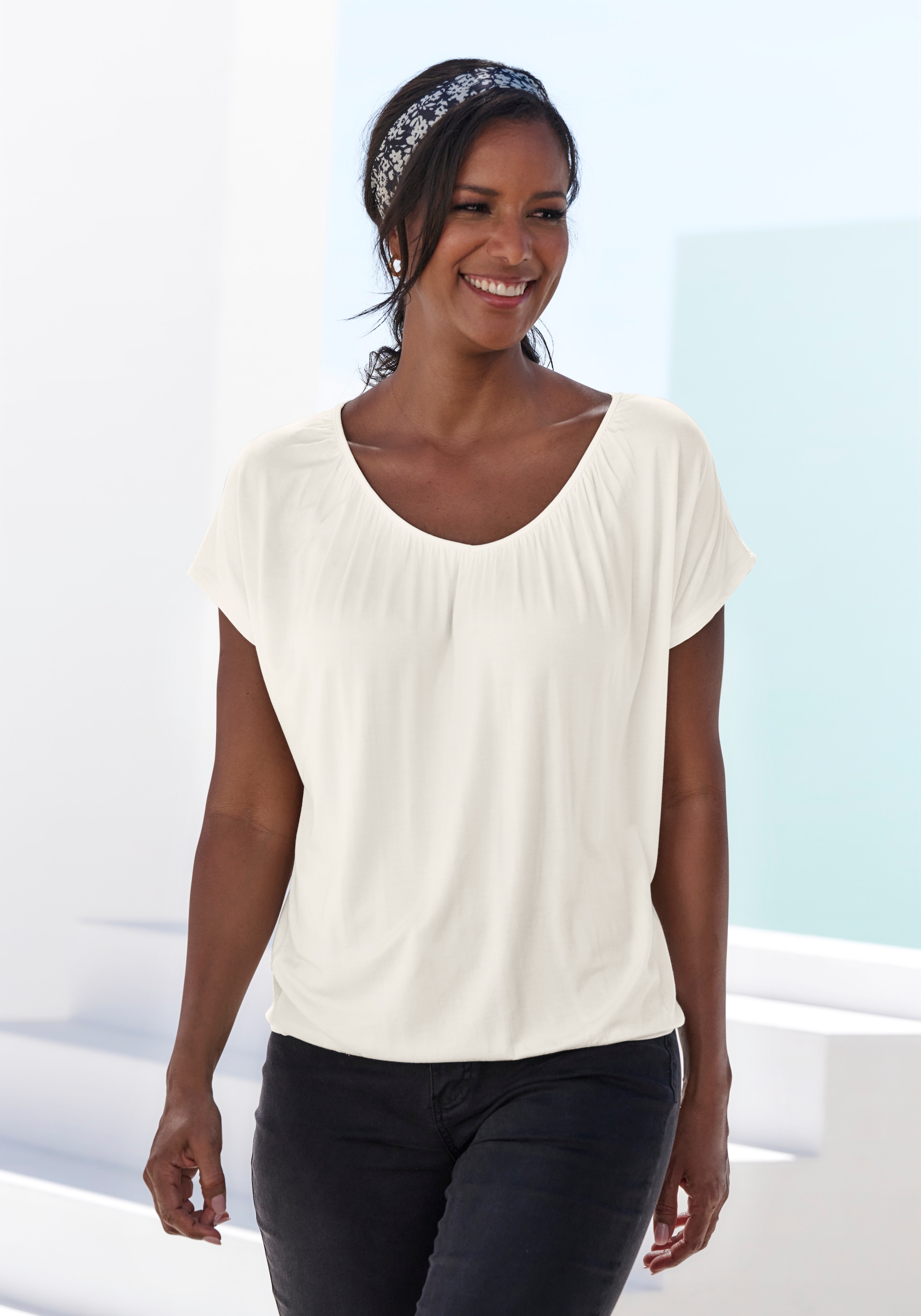 LASCANA Kurzarmshirt, (1 tlg.), mit Gummizug am Bund