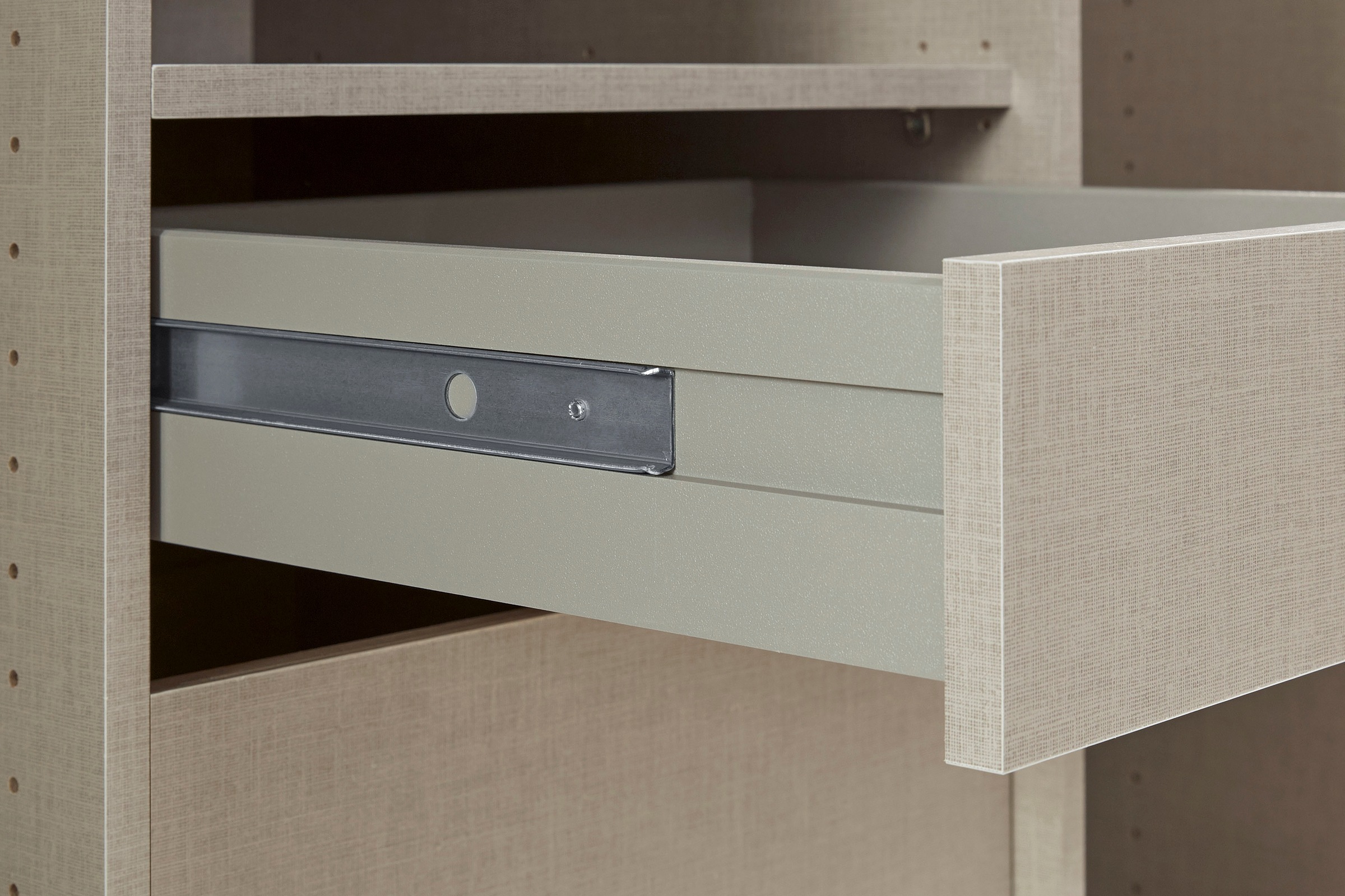 rauch Schwebetürenschrank »Kleiderschrank Schrank Garderobe TOPSELLER OTELI inkl. Inneneinteilung«, mit 3 Innenschubladen sowie zusätzlichen Einlegeböden MADE IN GERMANY