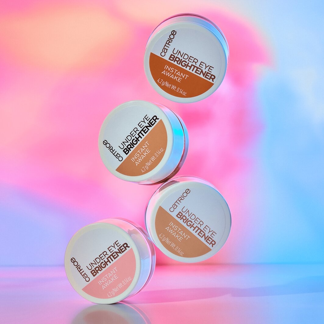 Catrice Concealer »Under Eye Brightener«, (Set, 3 tlg.), Loses Puder, frisches und strahlendes Finish, pflegt die Haut.
