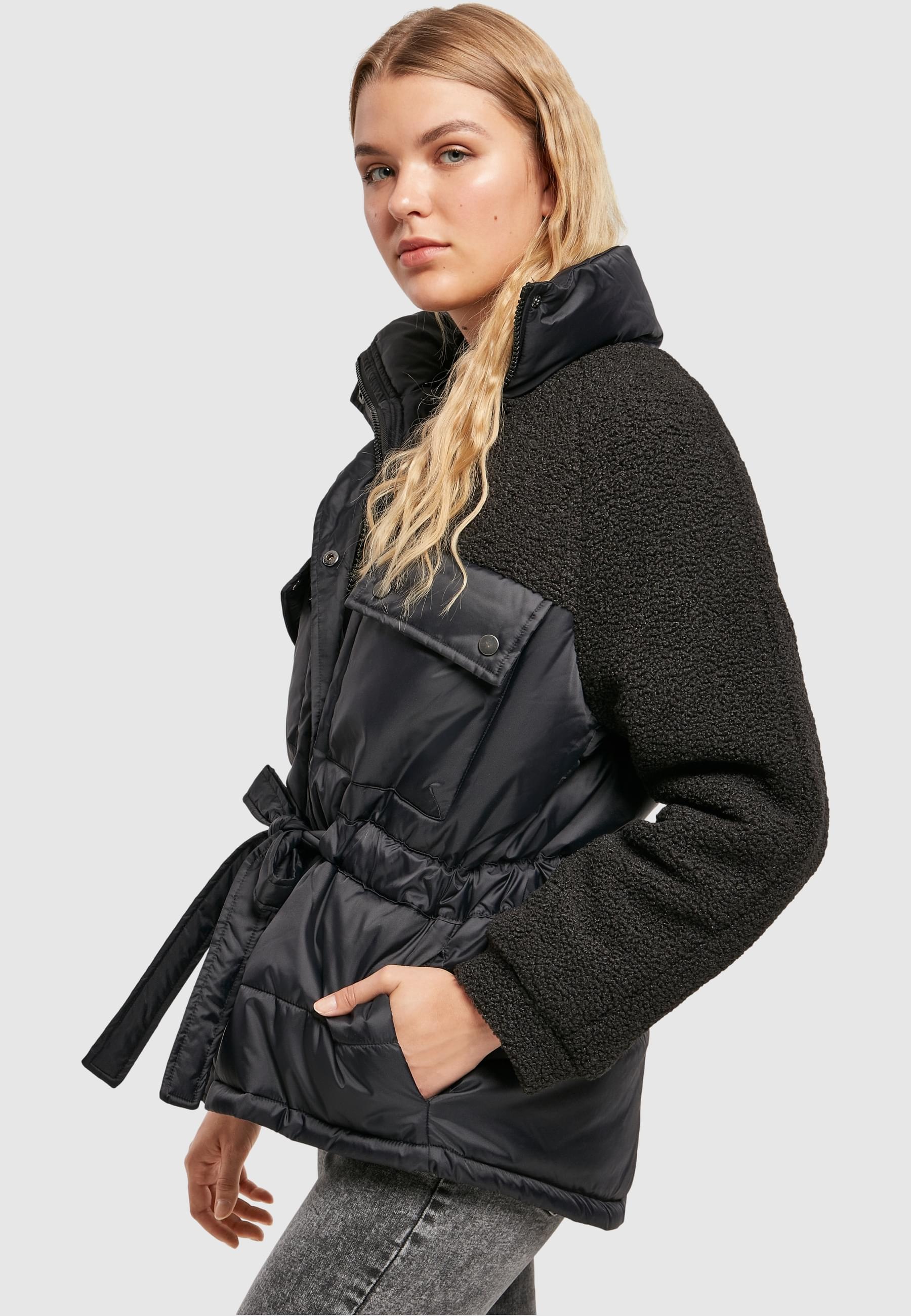 URBAN CLASSICS Winterjacke »Urban Classics Damen Ladies Sherpa Mix Puffer Jacket« 1 Stk. tlg. ohne Kapuze