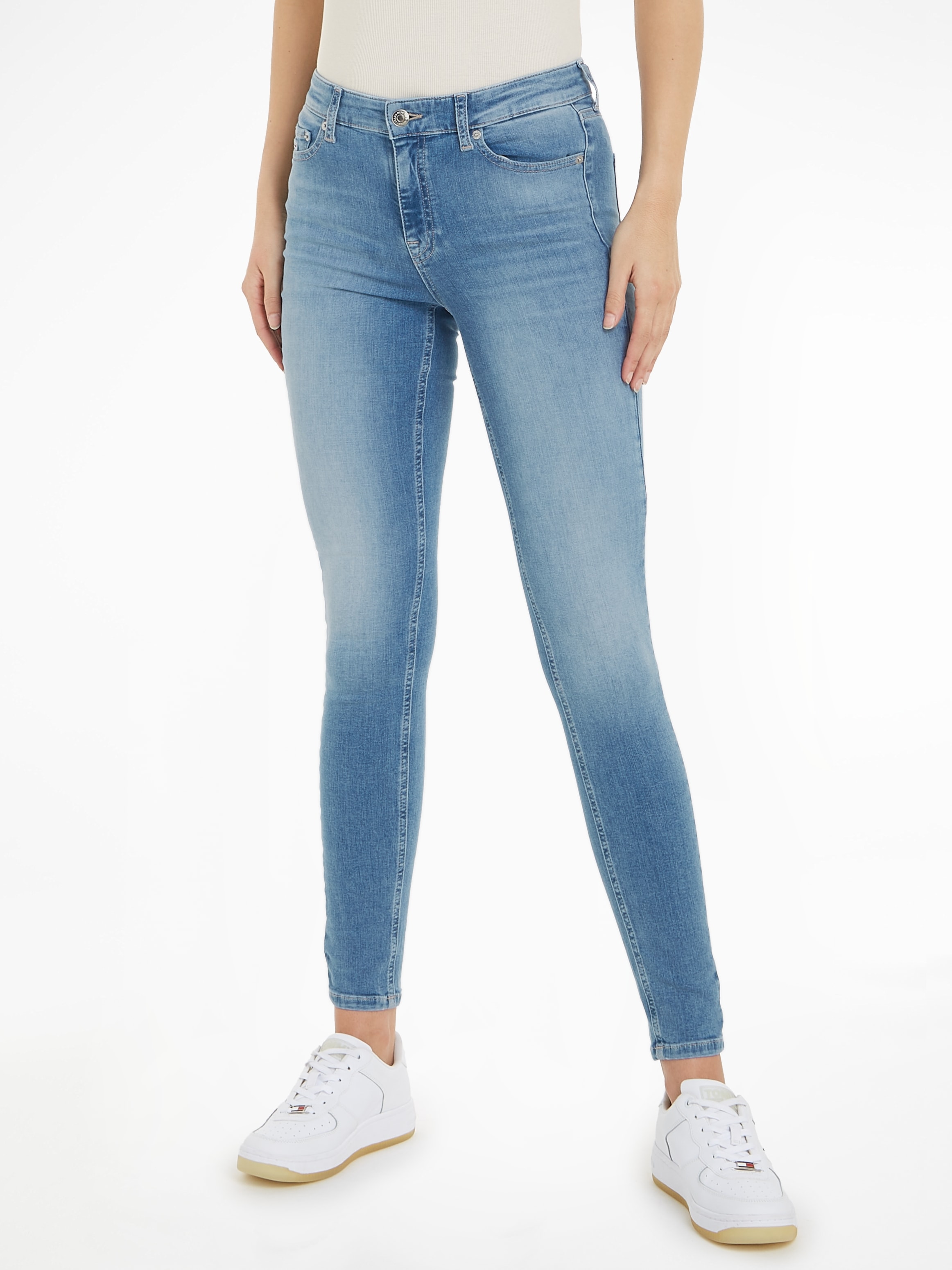 Tommy Jeans Bequeme Jeans mit Ledermarkenlabel kaufen »Nora«