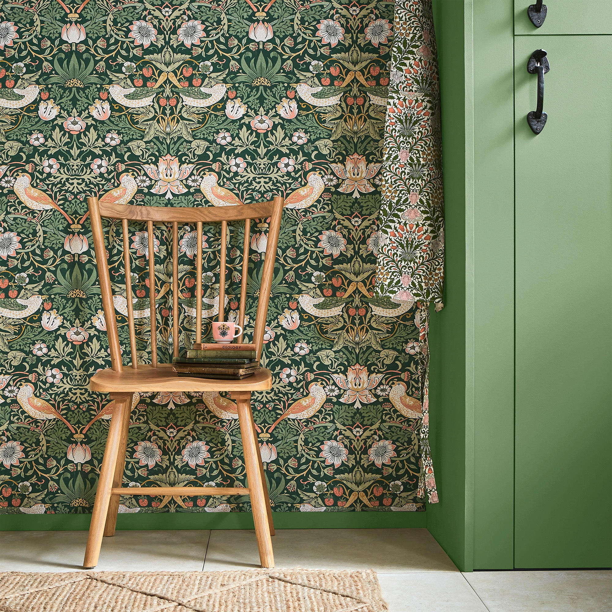 WILLIAM MORRIS AT HOME Vliestapete »Strawberry Thief«, Retro, Design Tapeten