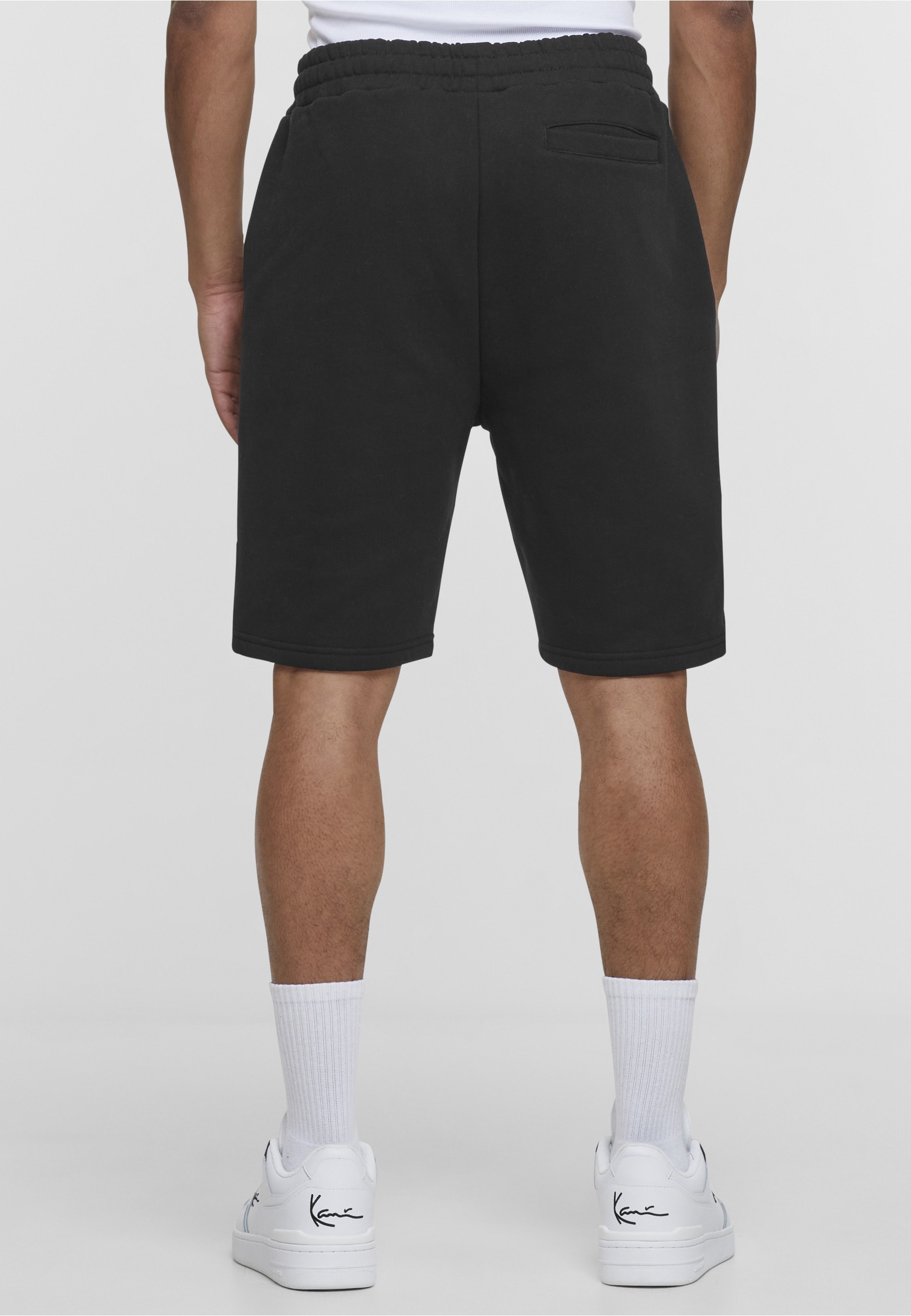 Karl Kani Stoffhose »Karl Kani Herren KKMQ22003BLK SIGNATURE SHORTS BLK«