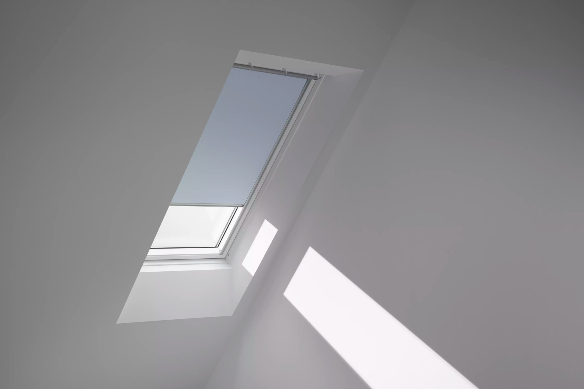 VELUX Verdunklungsrollo »DKL 4576S« verdunkelnd ohne Bohren in Führungsschienen alufarbene Führungsschienen & Griffleiste