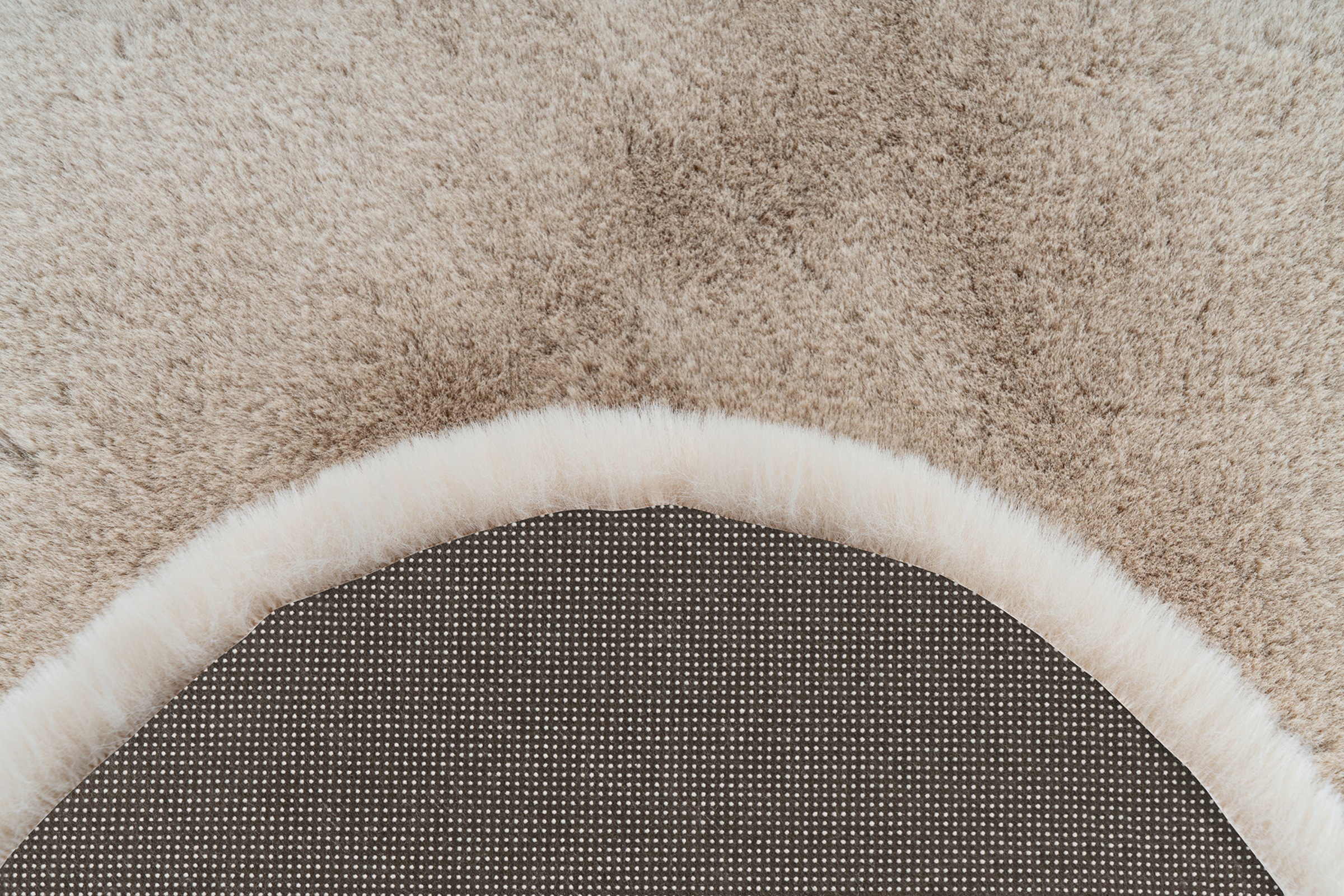 calo-deluxe Fellteppich »Vogesen 300«, fellförmig, 35 mm Höhe, Kunstfell, Hochflor, handtuft, Wohnzimmer, Schlafzimmer
