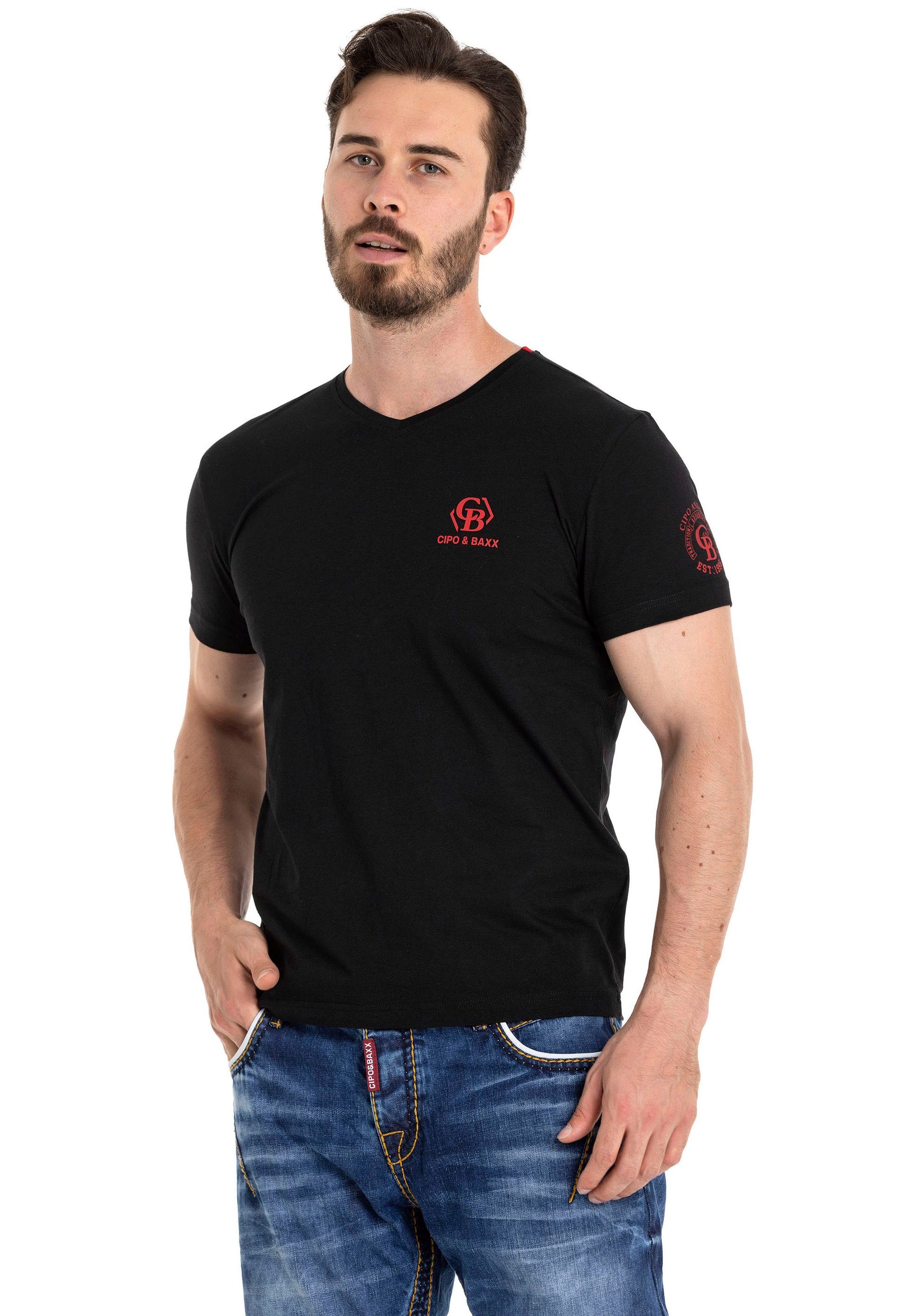 Cipo & Baxx V-Shirt, mit Markenlabel in Samt-Optik