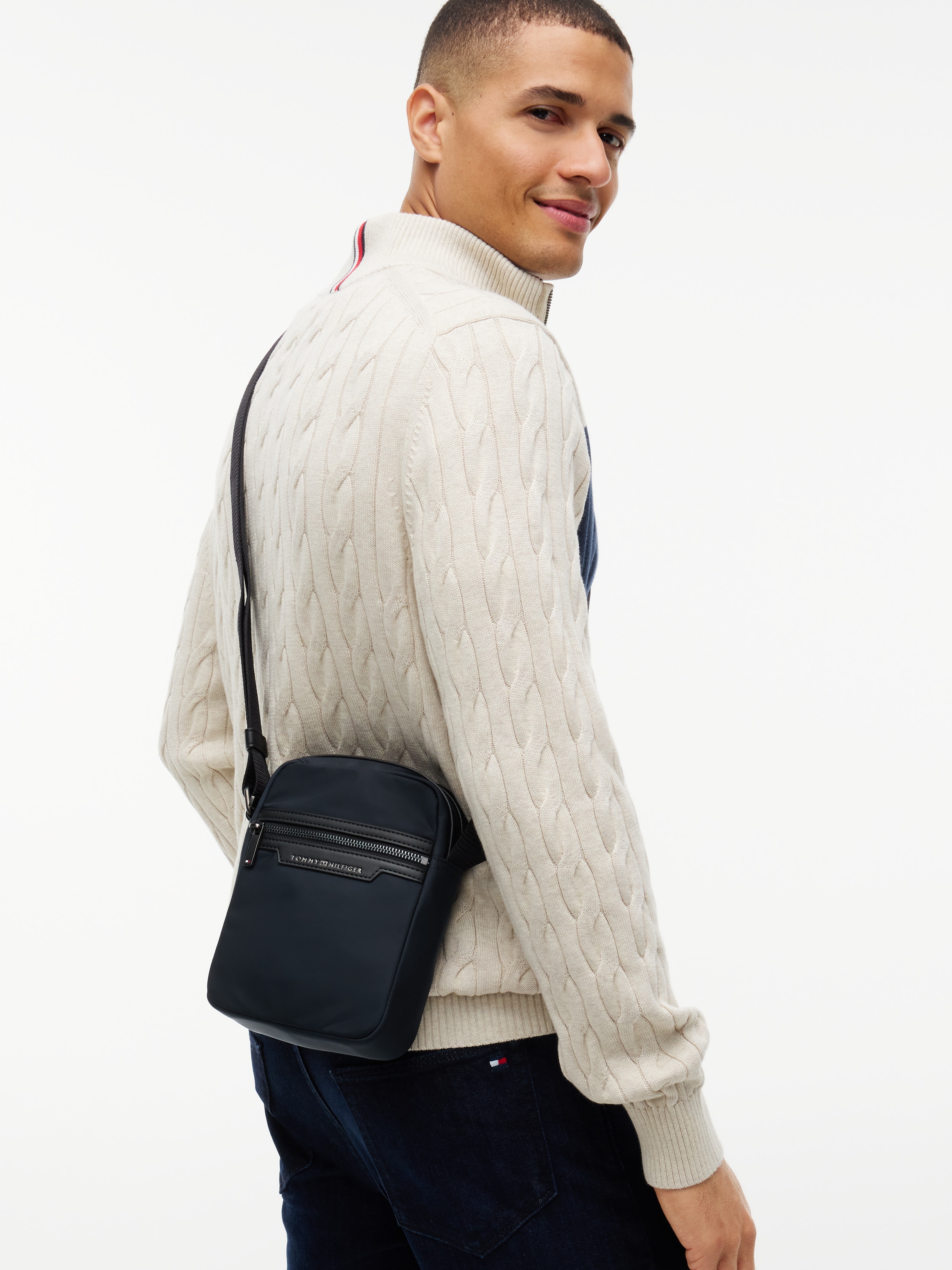 Tommy Hilfiger Umhängetasche »TH NYLON MINI REPORTER« Unisex Schultertasche, Casualbag mit Logoschriftzug