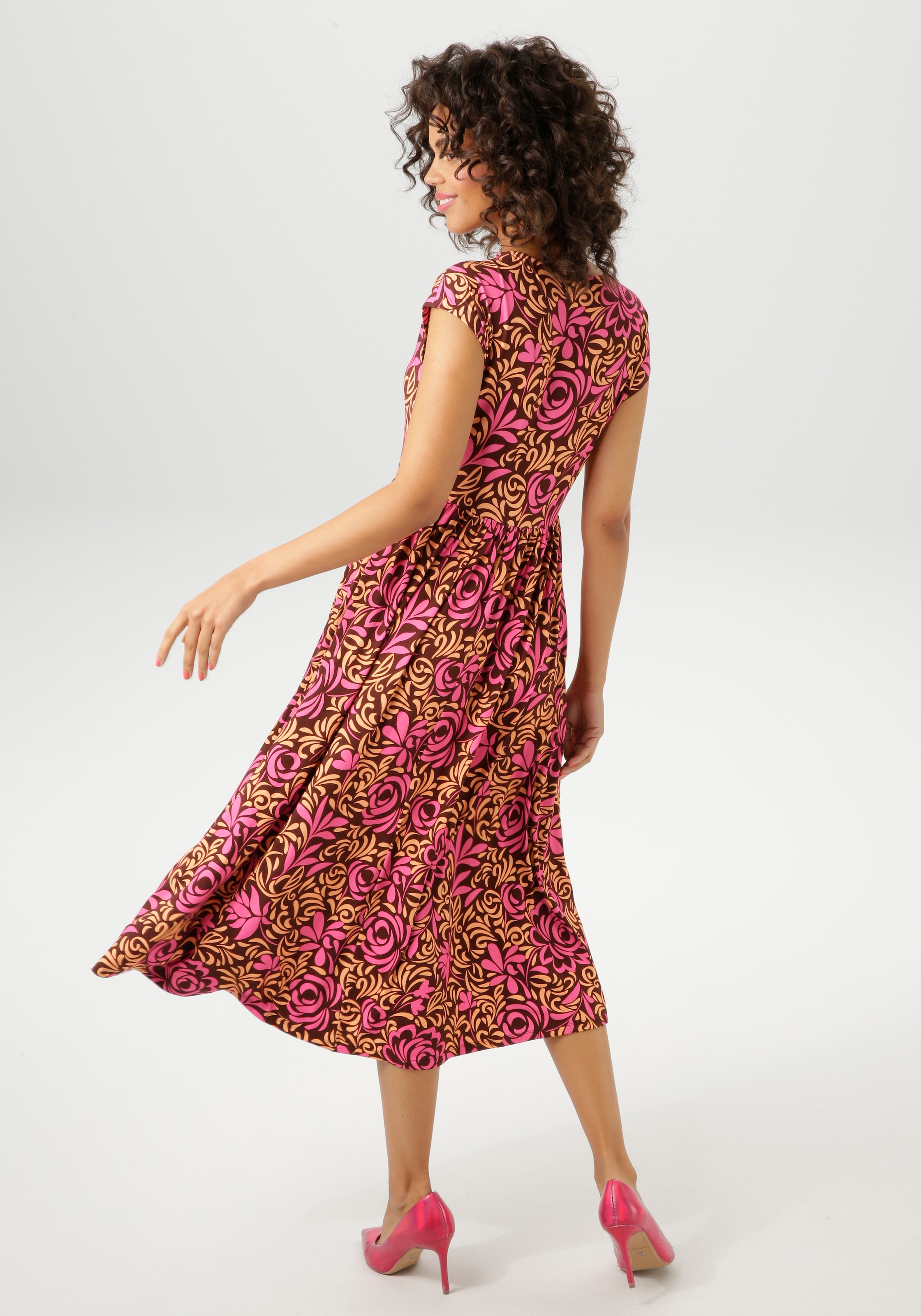 Aniston CASUAL Sommerkleid, mit farbharmonischem, grafischen Rosendruck
