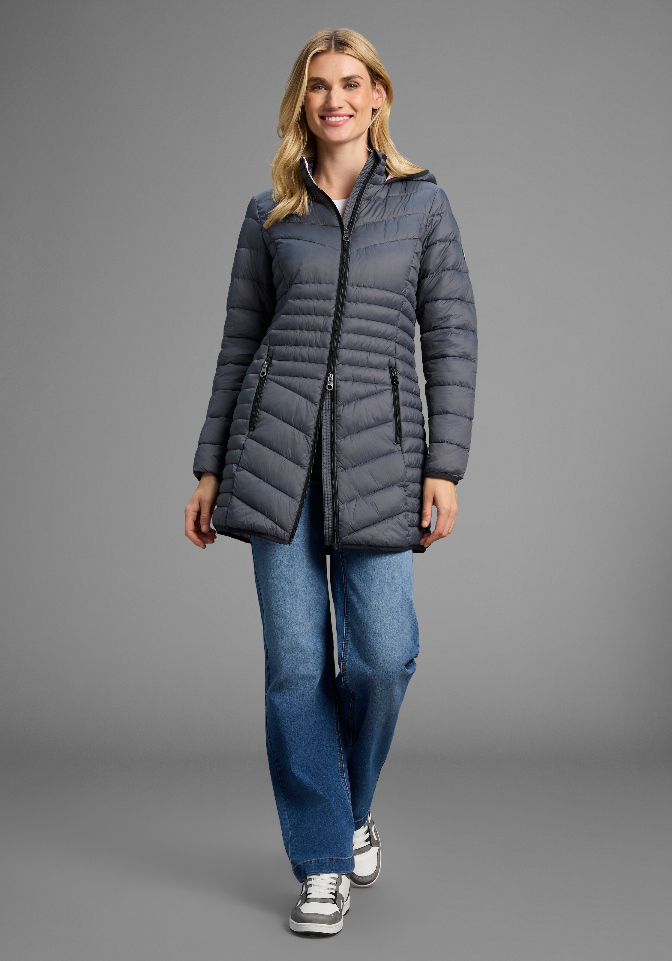 KangaROOS Steppjacke, mit Kapuze, für den Übergang, aus leichtem Webmaterial, figurbetonter Schnitt